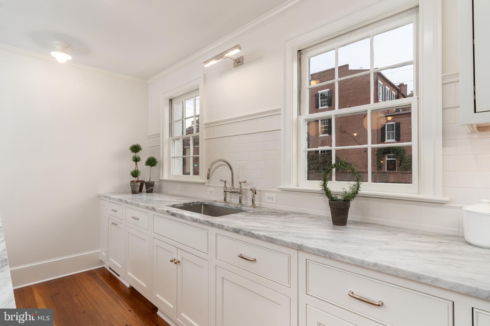 OLD TOWN ALEXANDRIA - Residential