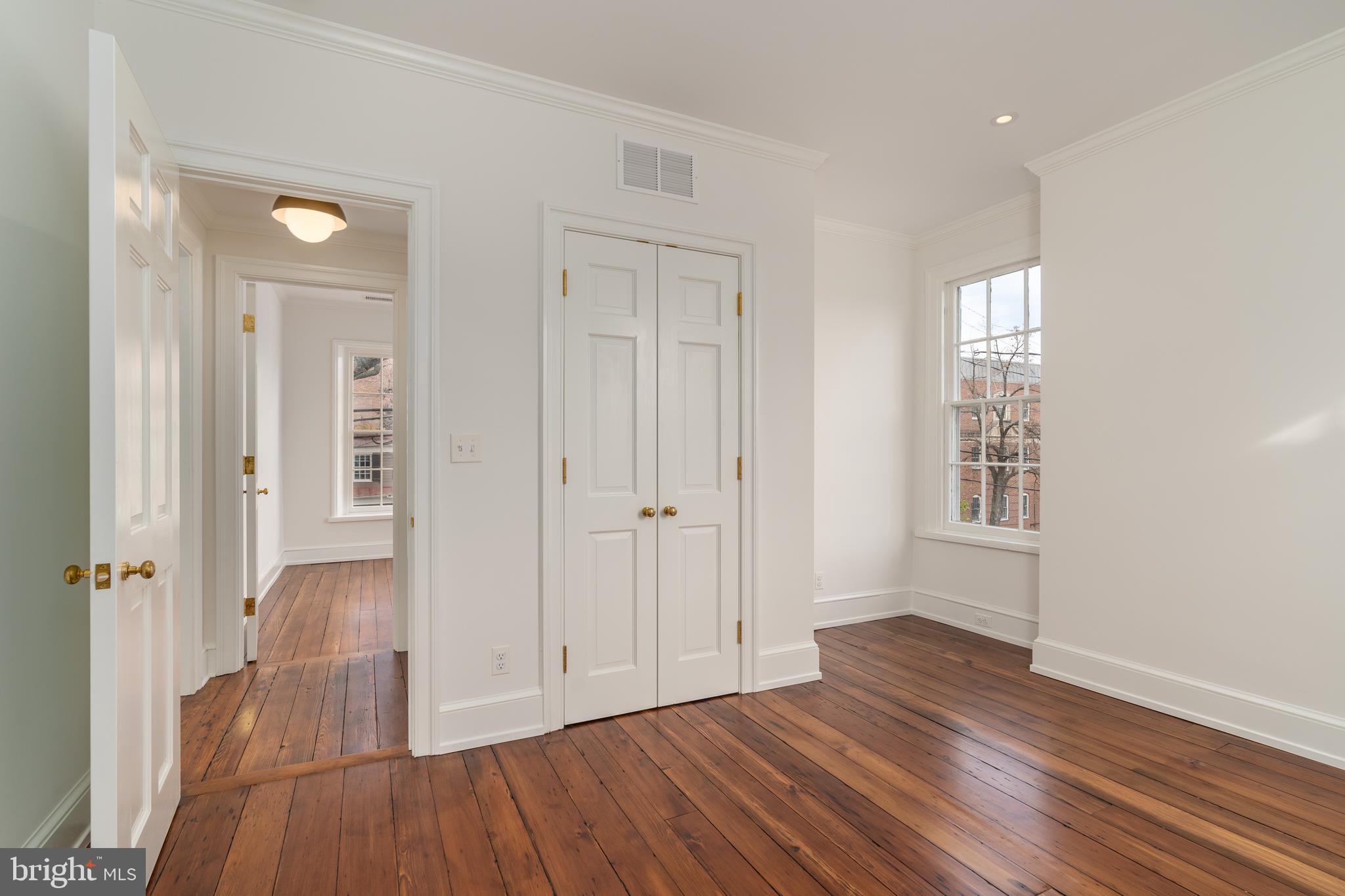 OLD TOWN ALEXANDRIA - Residential
