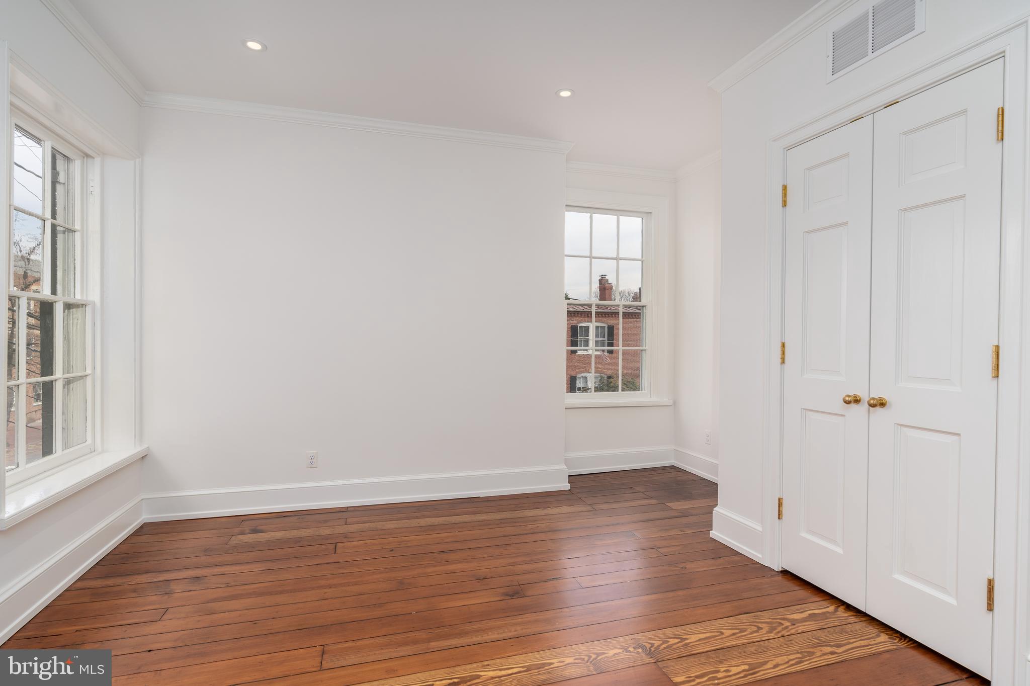 OLD TOWN ALEXANDRIA - Residential