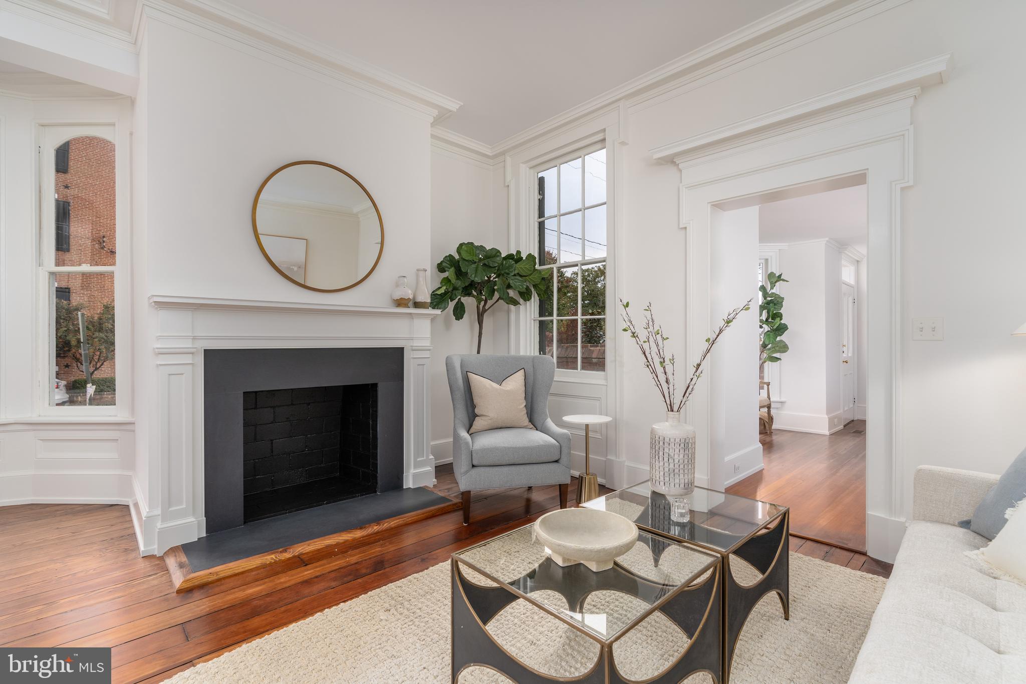 OLD TOWN ALEXANDRIA - Residential