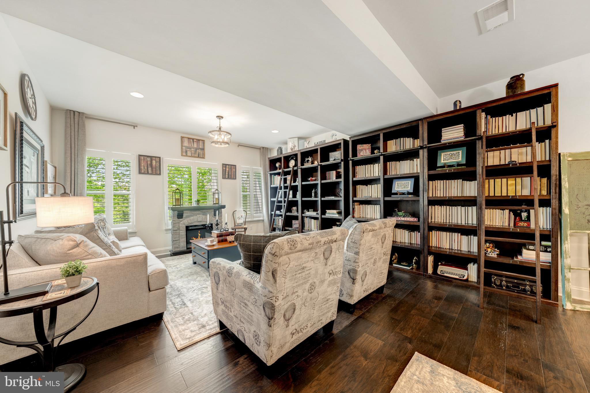 LAKE FREDERICK - Residential