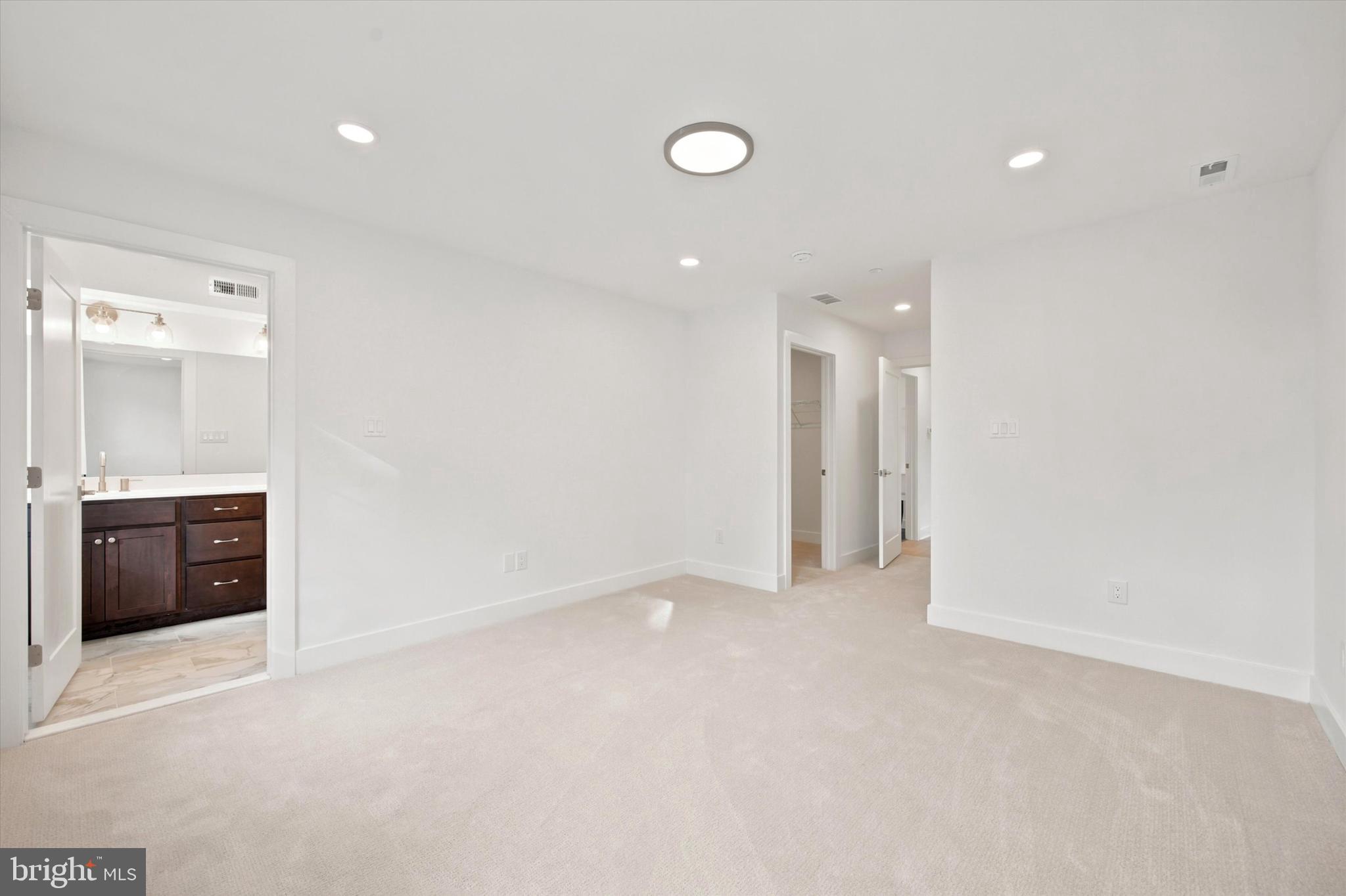 NEWTOWN HGTS - Residential