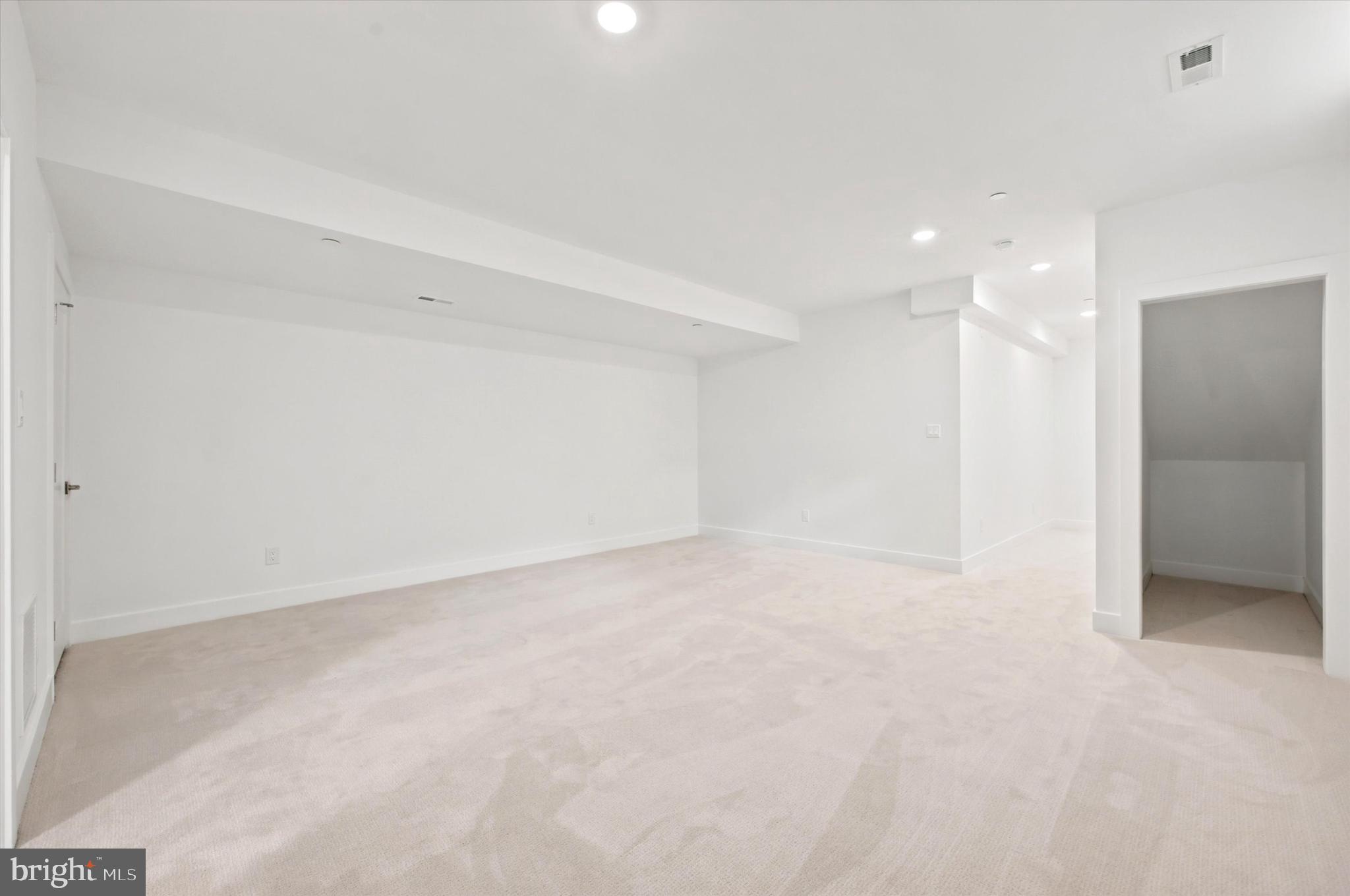 NEWTOWN HGTS - Residential