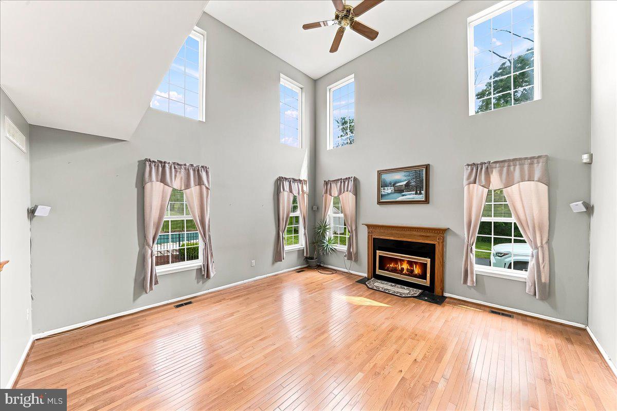 COUNTRY RIDGE - Residential