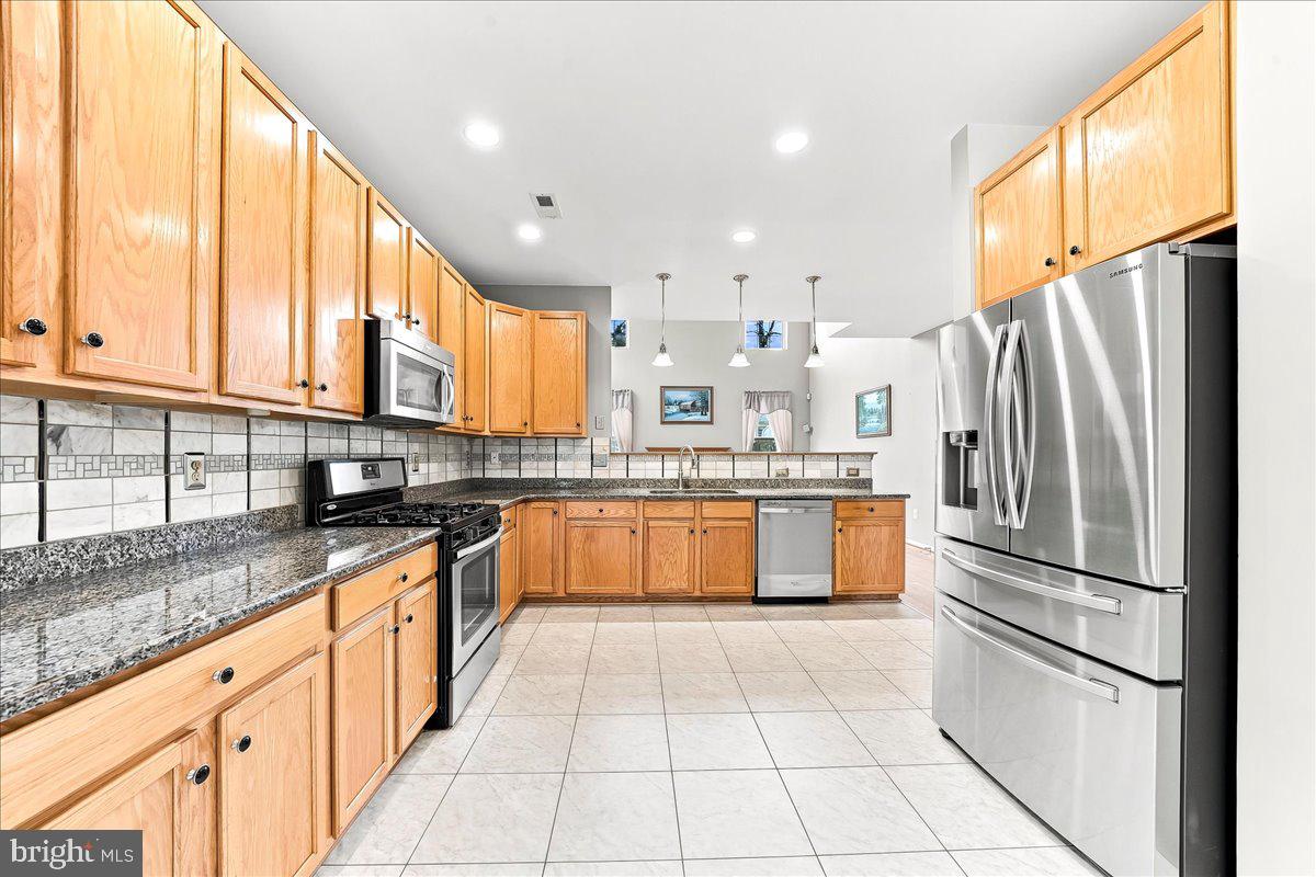 COUNTRY RIDGE - Residential