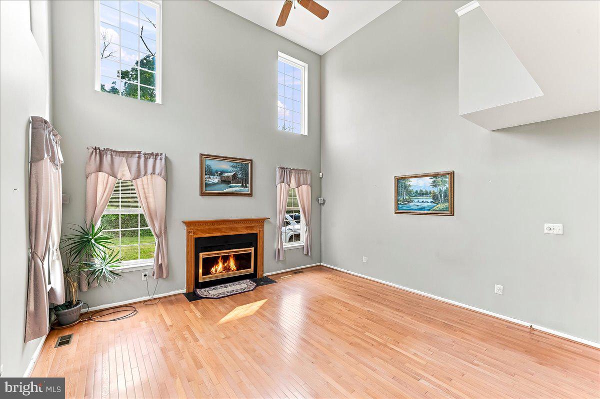 COUNTRY RIDGE - Residential