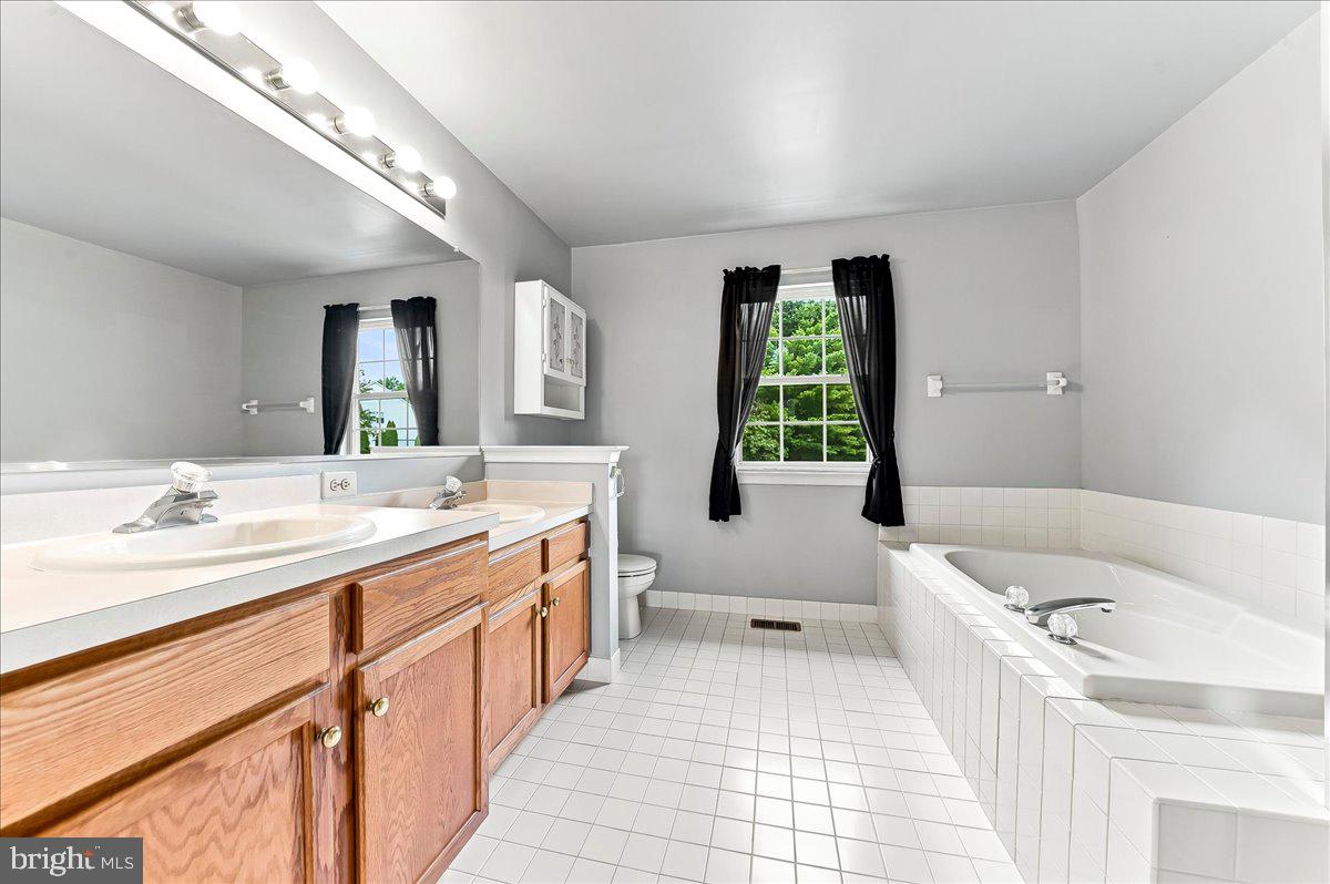 COUNTRY RIDGE - Residential