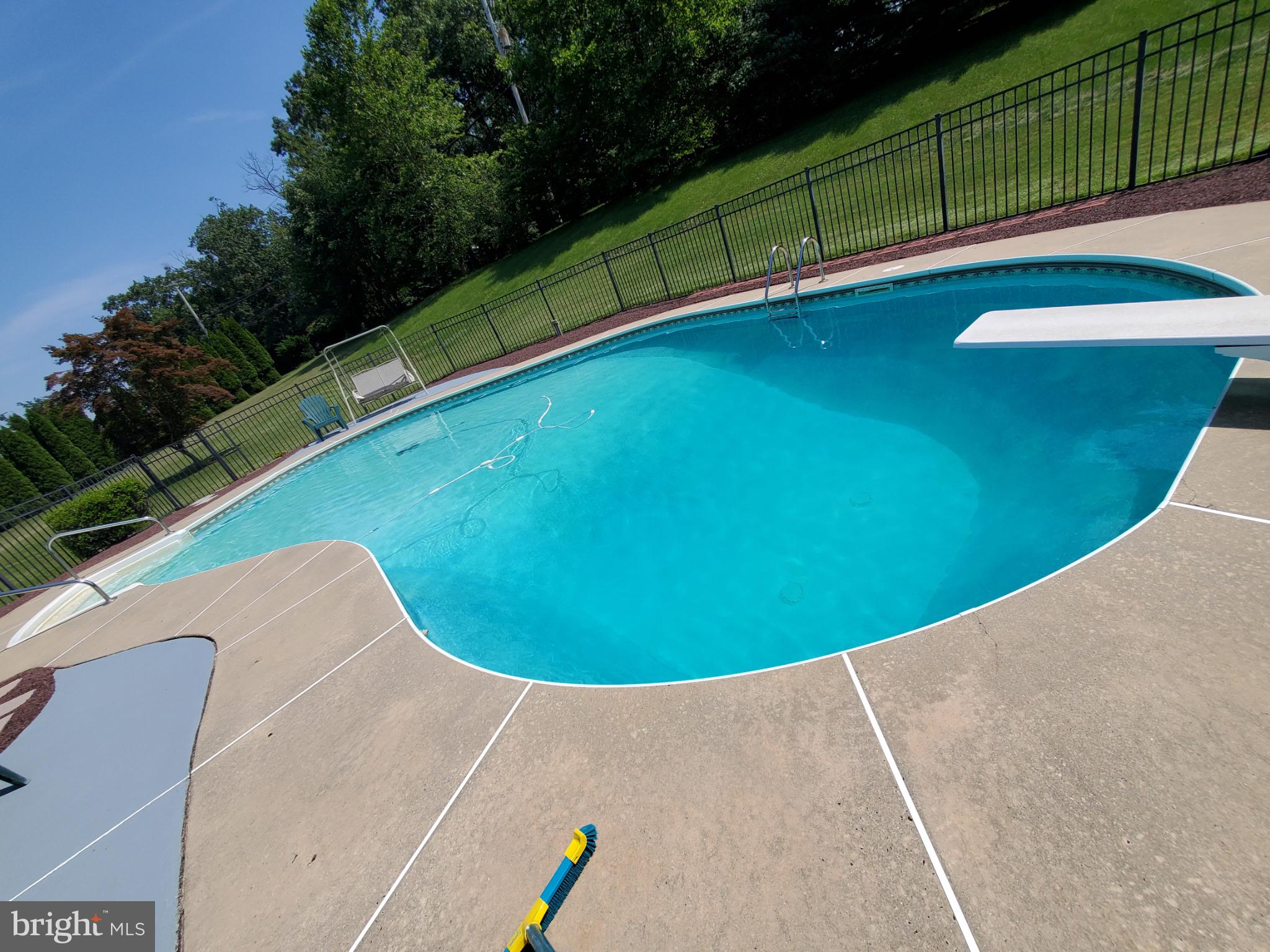 COUNTRY RIDGE - Residential