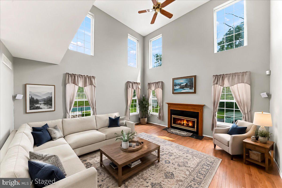 COUNTRY RIDGE - Residential