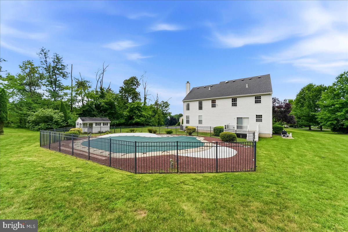 COUNTRY RIDGE - Residential