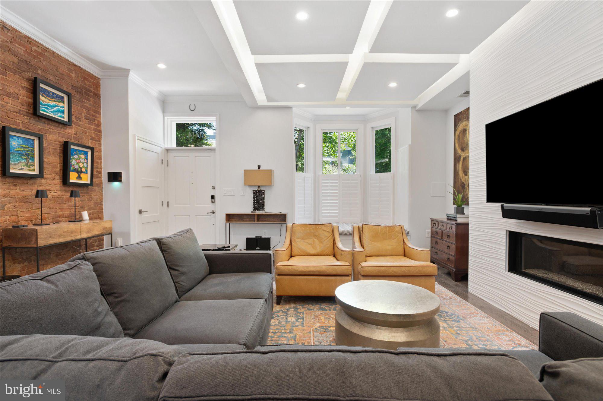 LOGAN CIRCLE - Residential