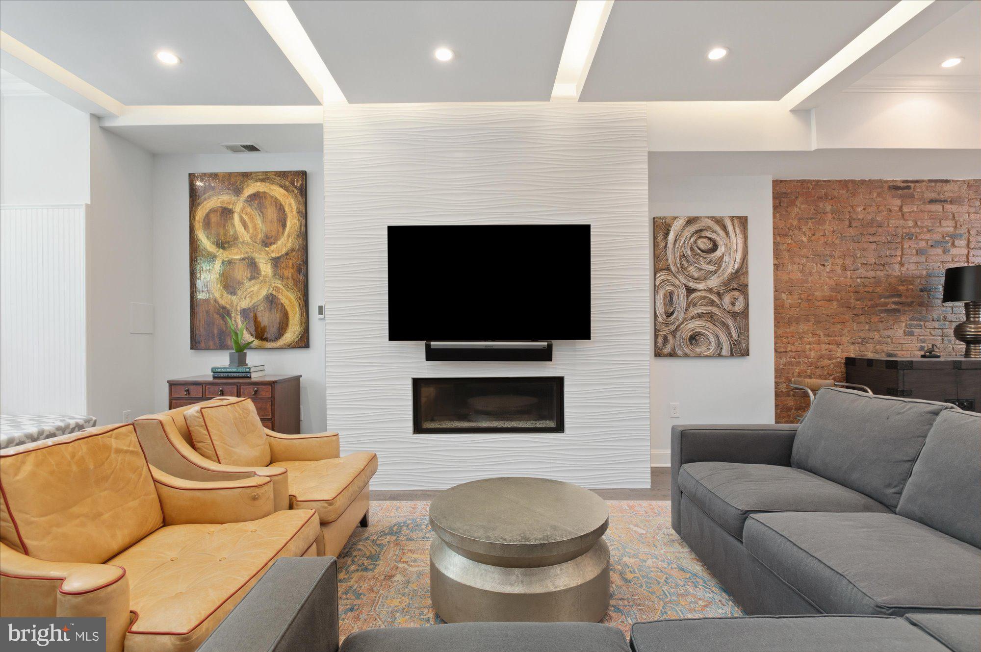 LOGAN CIRCLE - Residential