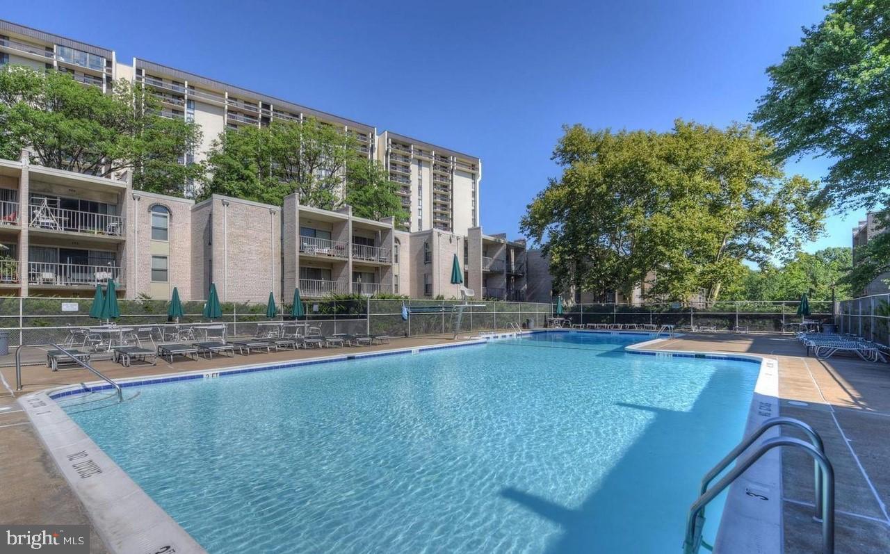 CANTERBURY SQUARE - Residential