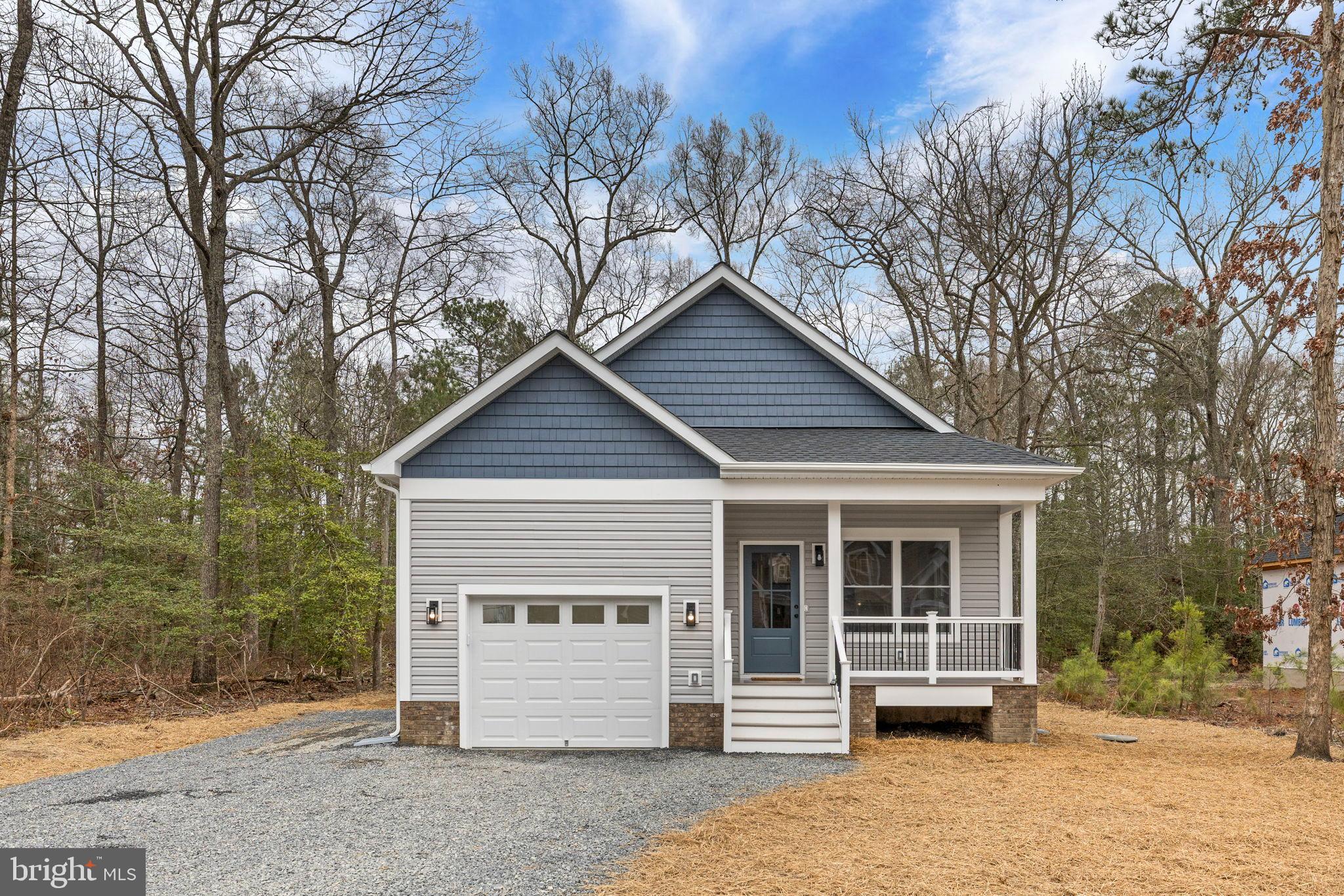 COLONIAL BEACH - Residential