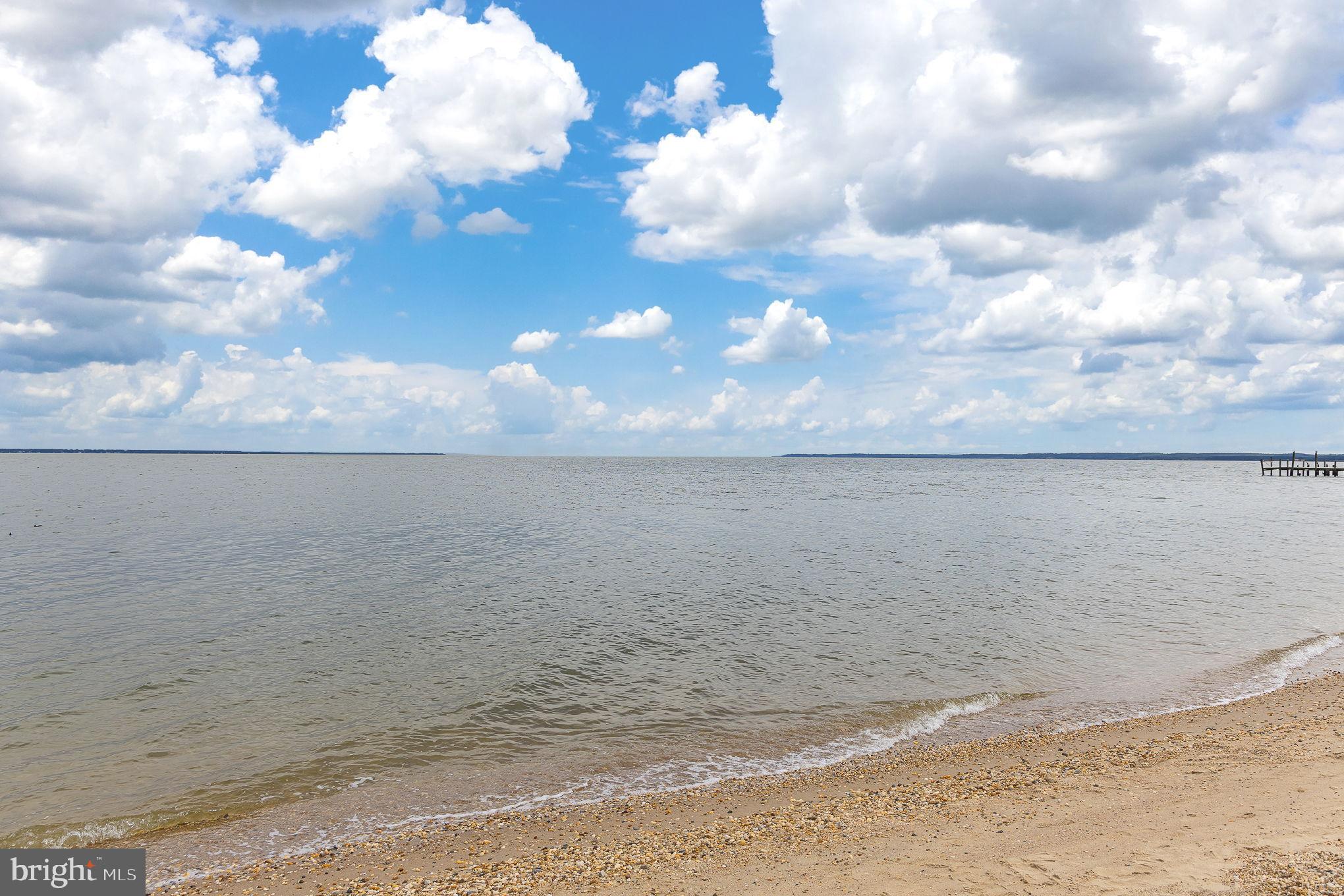 COLONIAL BEACH - Residential