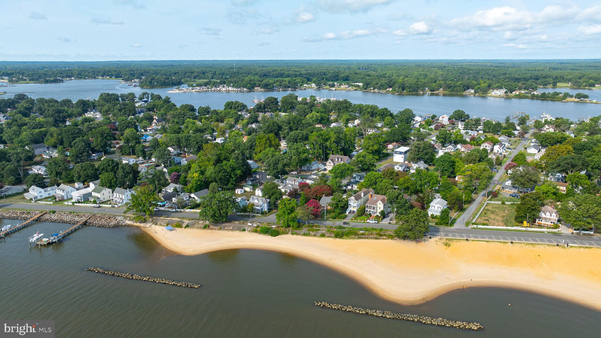 COLONIAL BEACH - Residential