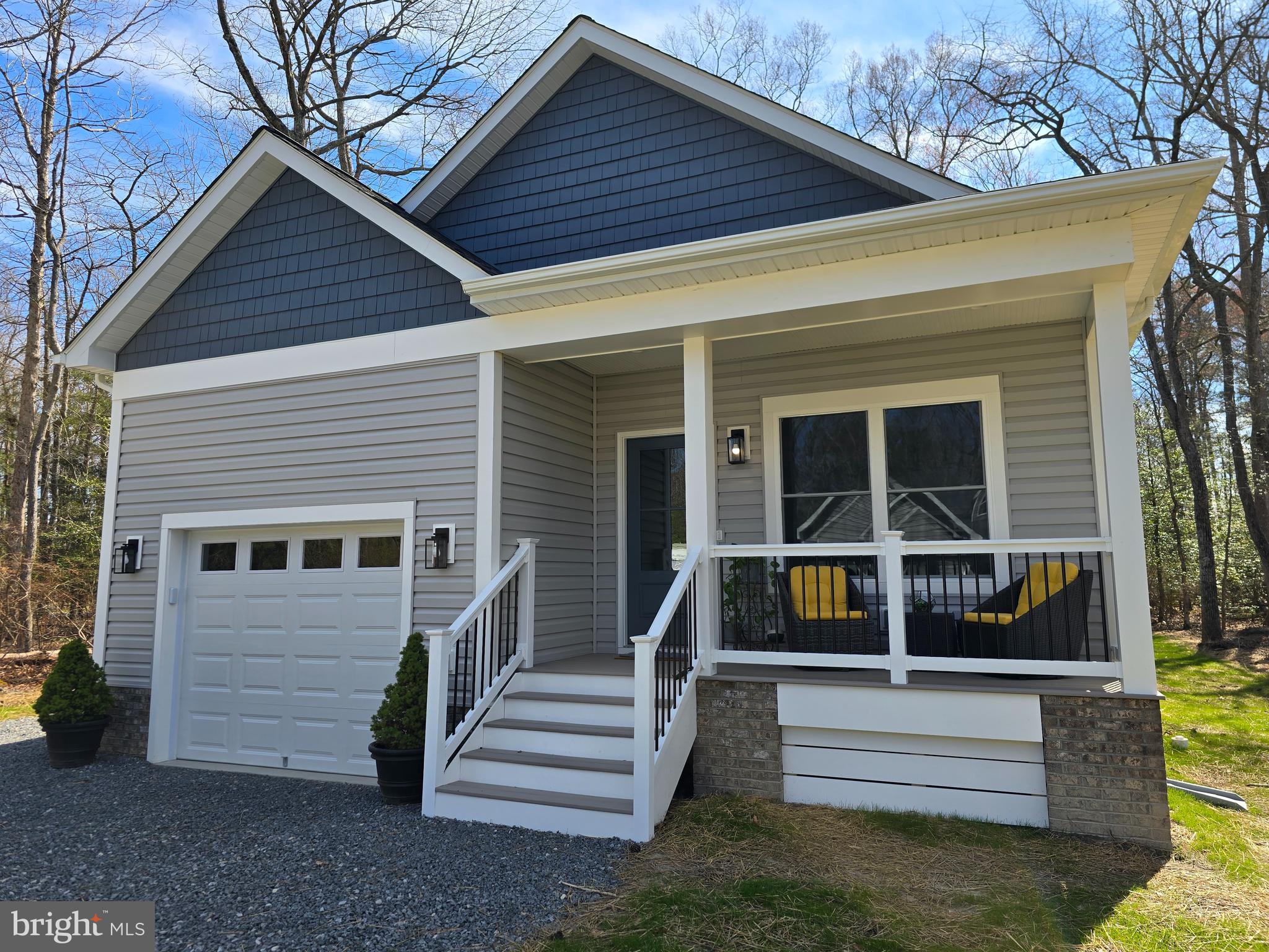 COLONIAL BEACH - Residential