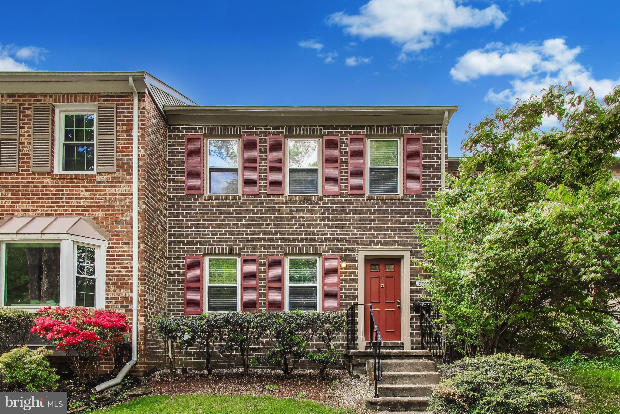 Three level brick townhouse with 3 bedrooms, 3 full baths plus half bath, kitchen, living and dining room, newly floored deck, utility room (washer, dryer, etc.) and large rec room with fireplace on lower level.
The townhouse has been completely renovated with new kitchen appliances (refrigerator, stove, dishwasher, faucet), refurbished cabinets, new light fixture, new window blinds, new countertops (granite), and new flooring (ceramic tile), new hardwood floors at door, the living and dining rooms. New carpet on top floor (bedrooms, hallway, closets), updated bathrooms and plumbing. The A/C and heating system is brand new with new heat pump, new air handler with new thermostat.