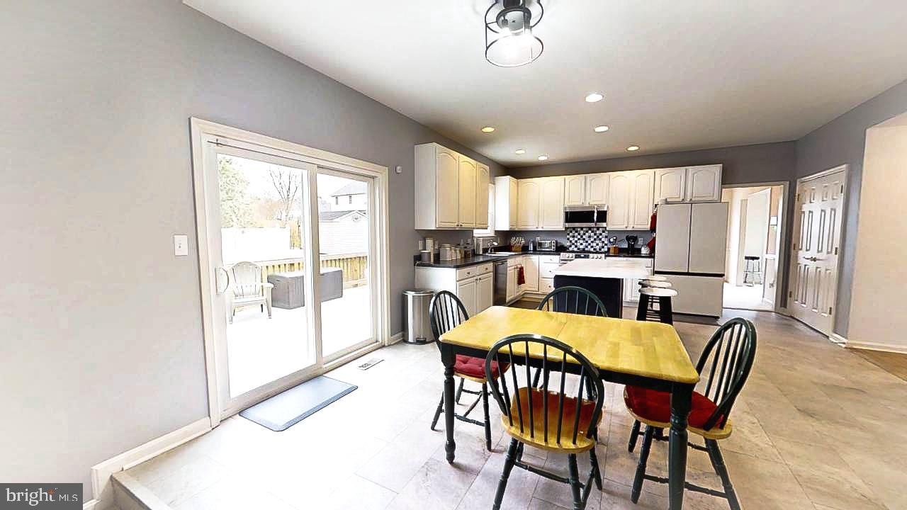 STAFFORD LAKES VILLAGE - Residential