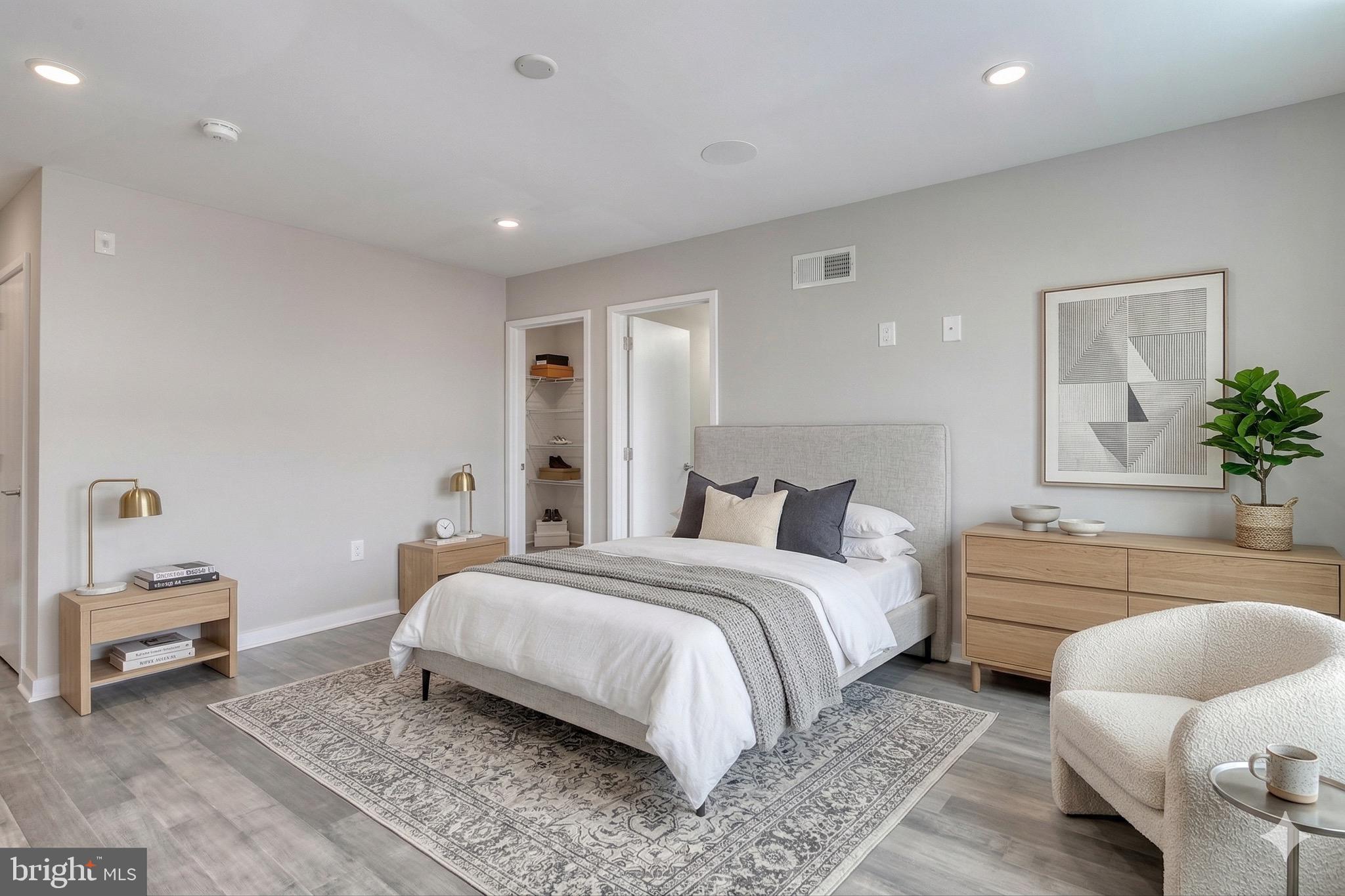 SOUTH KENSINGTON - Residential Income