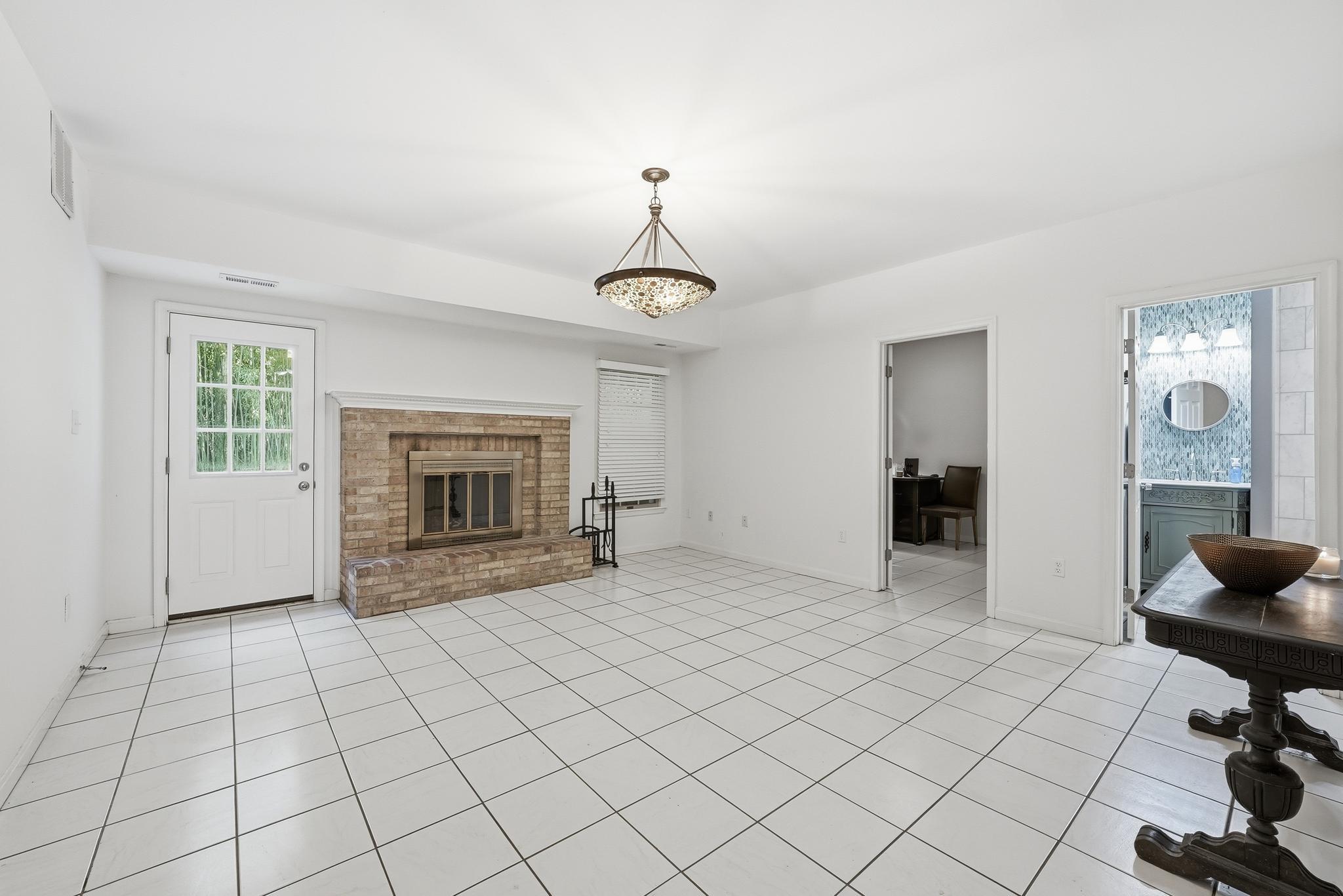 PT WHEATON OUT - Residential