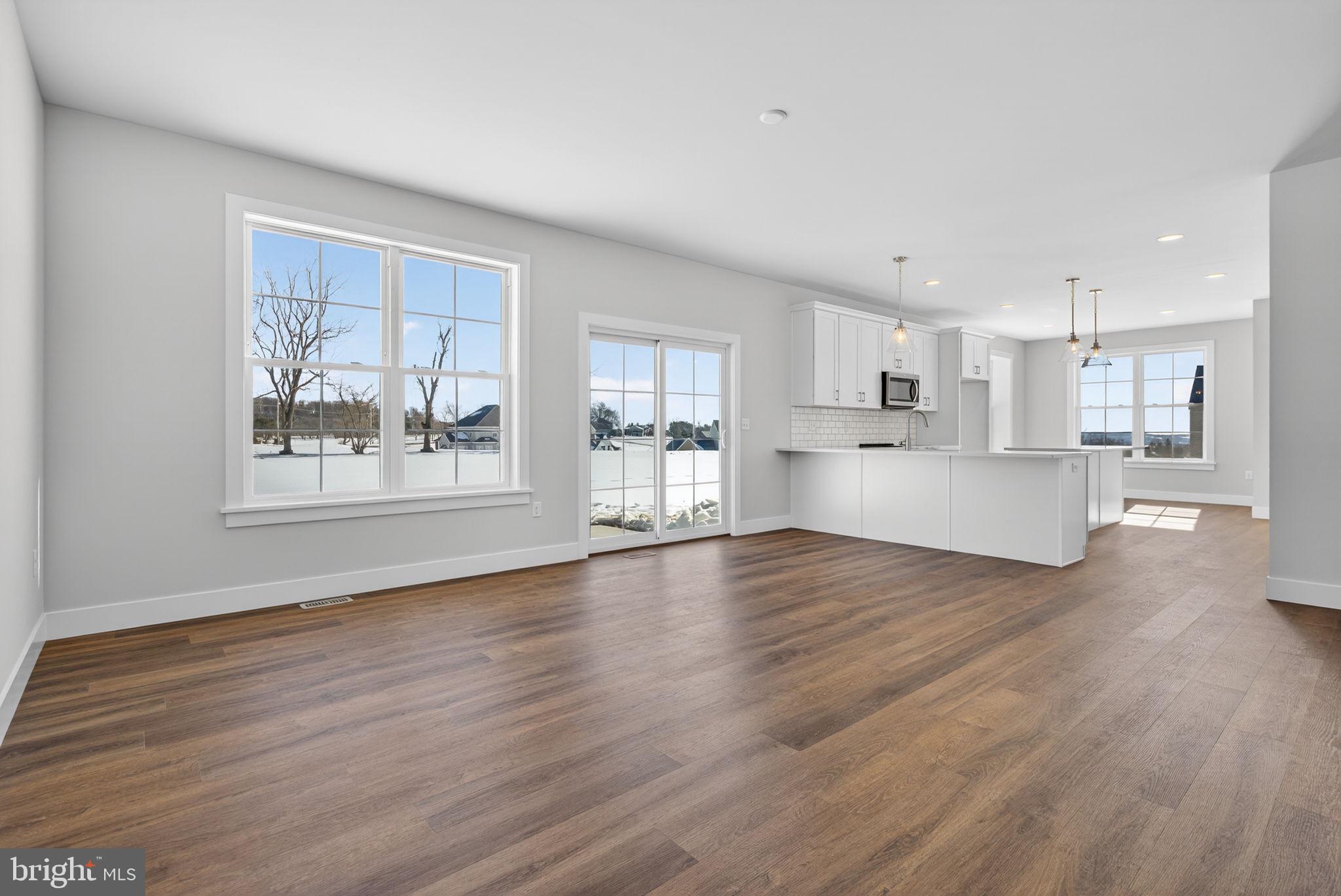 RIVER RIDGE HILLS - Residential