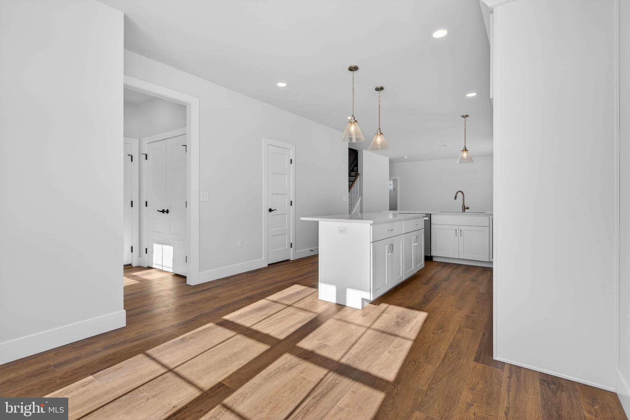 RIVER RIDGE HILLS - Residential