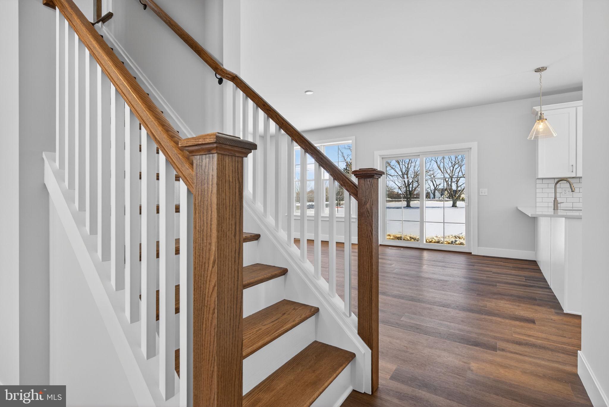 RIVER RIDGE HILLS - Residential