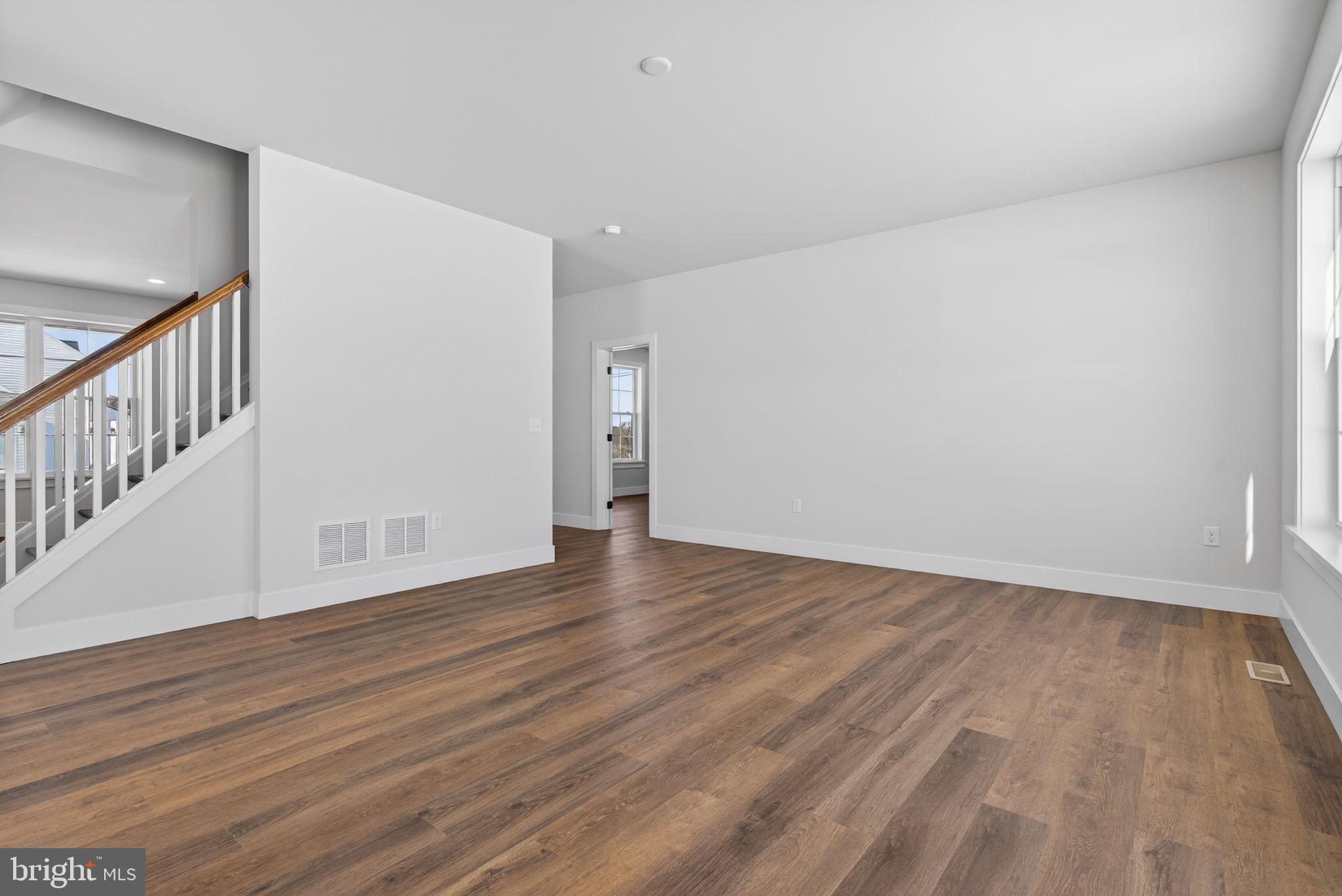 RIVER RIDGE HILLS - Residential
