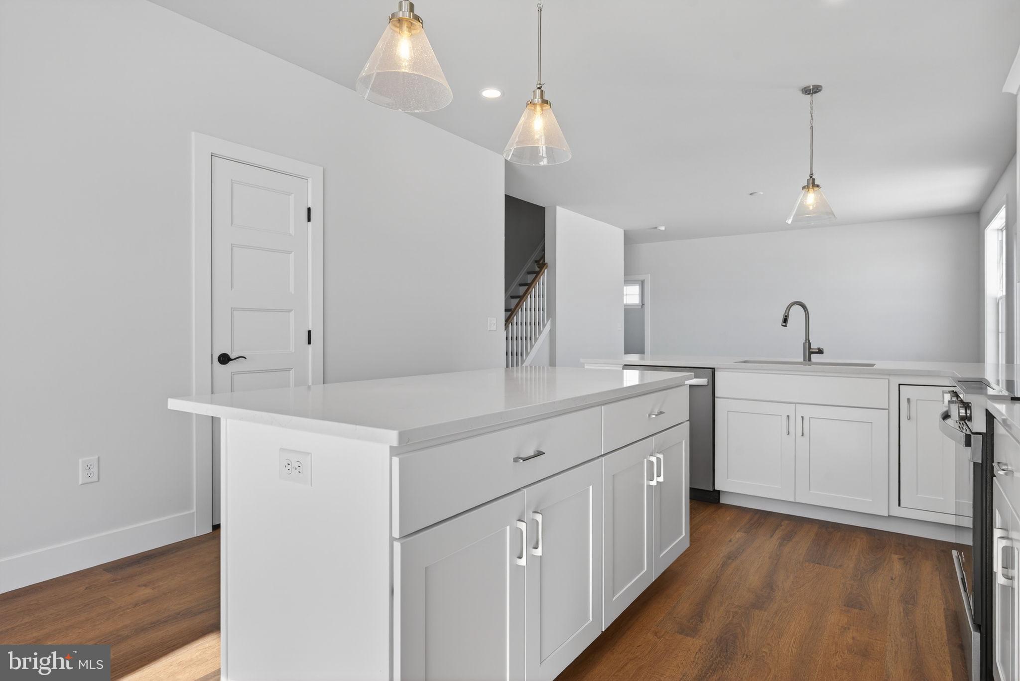 RIVER RIDGE HILLS - Residential