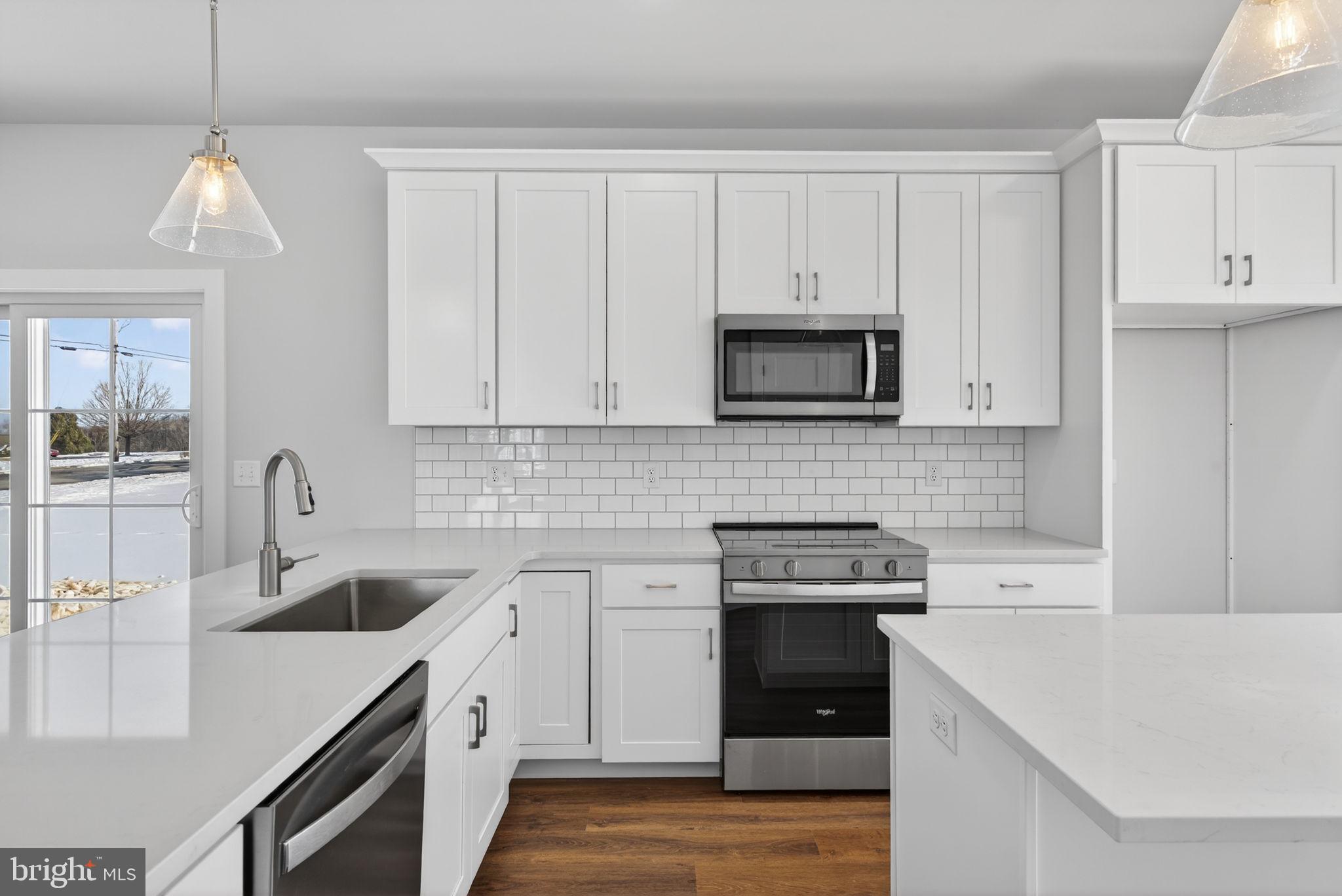RIVER RIDGE HILLS - Residential