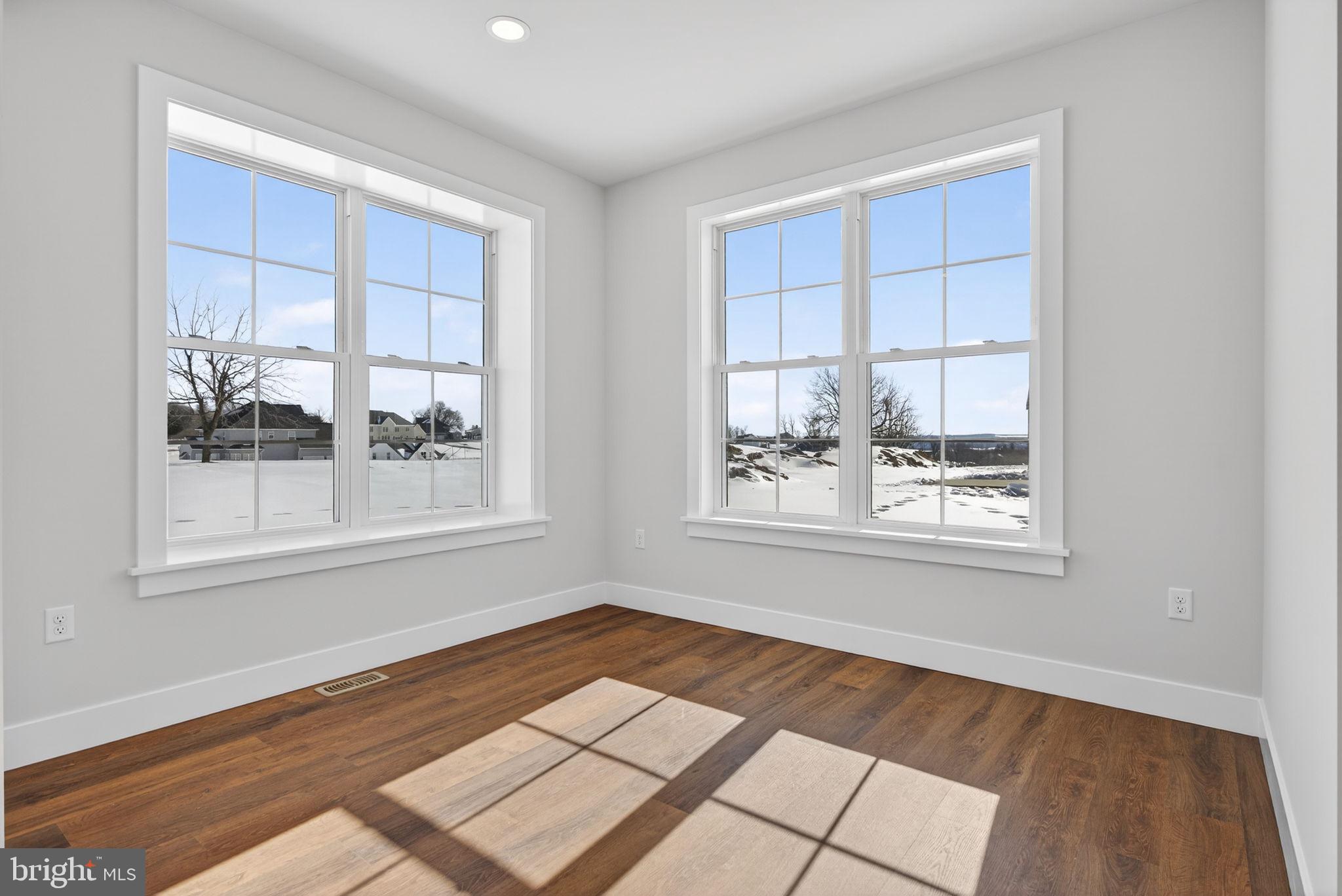 RIVER RIDGE HILLS - Residential