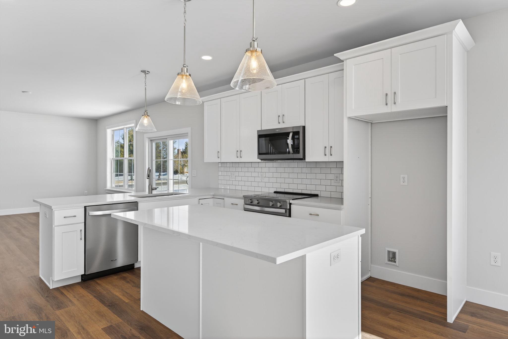 RIVER RIDGE HILLS - Residential