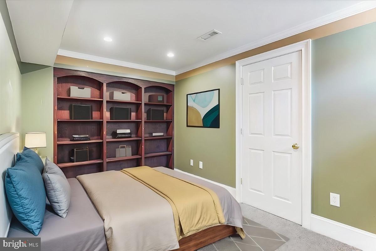 WESTTOWN CHASE - Residential
