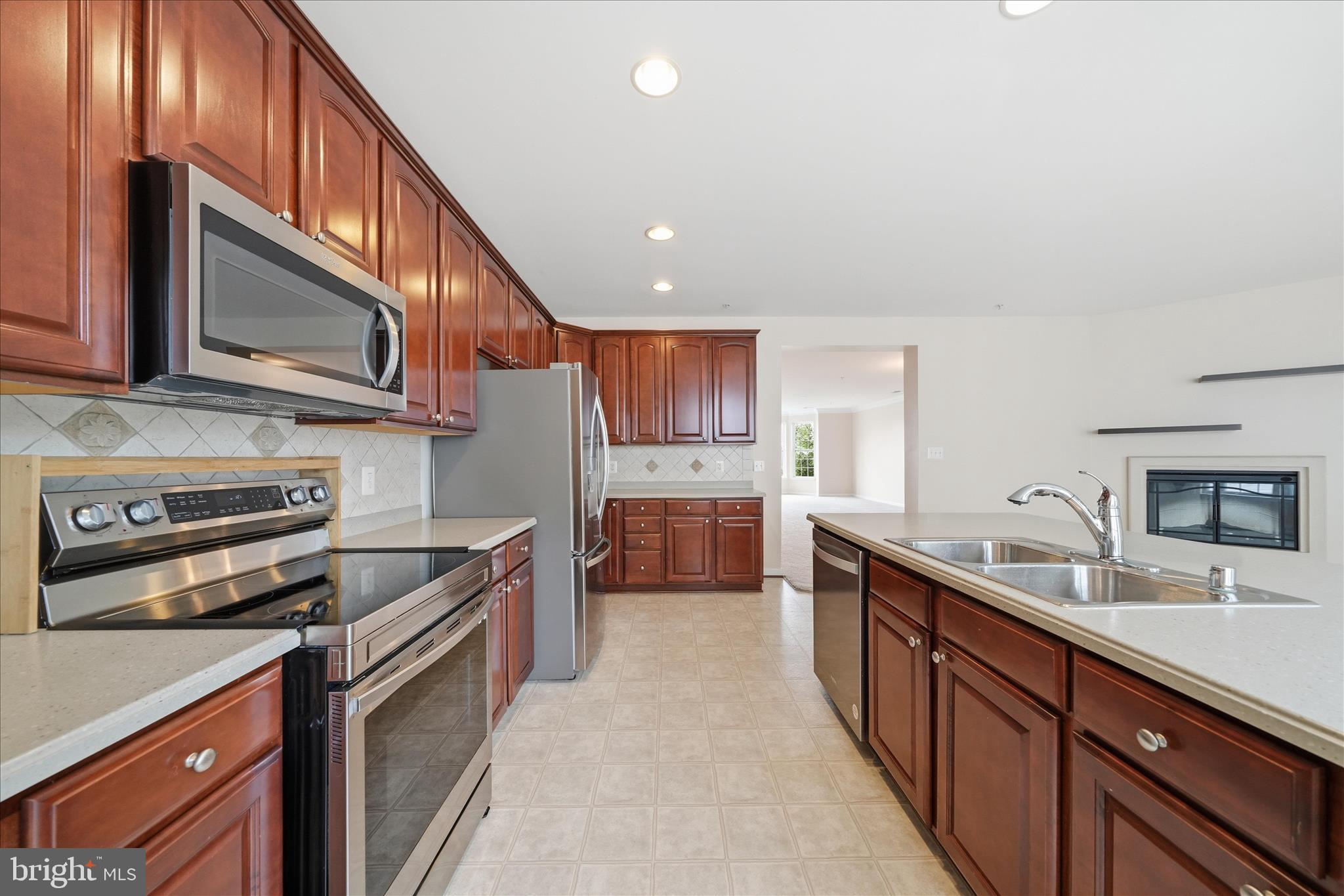 MISSION PLACE - Residential