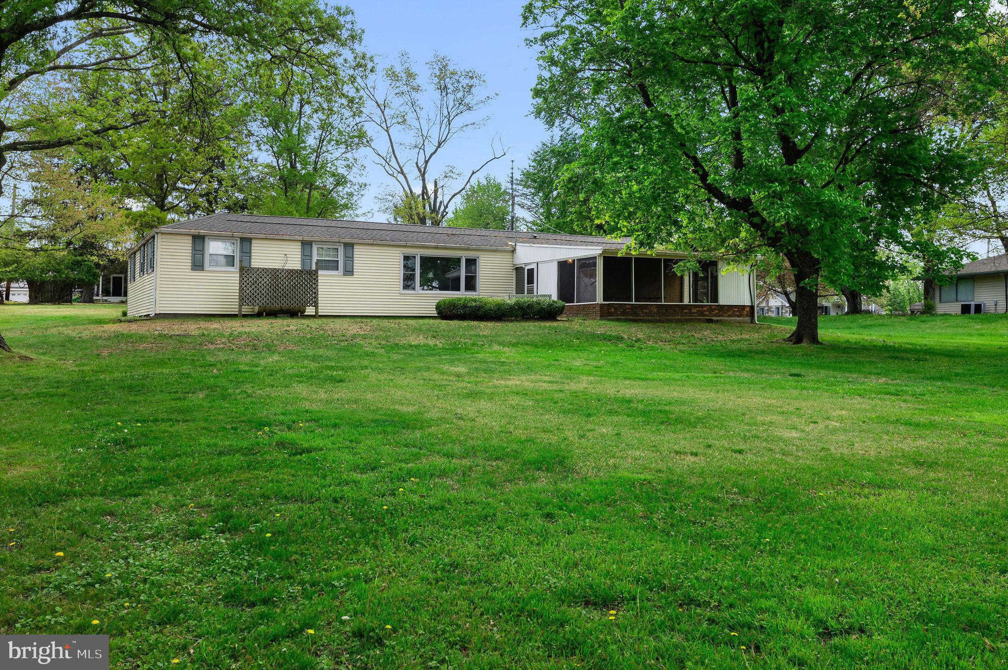 HILLTOWN - Residential