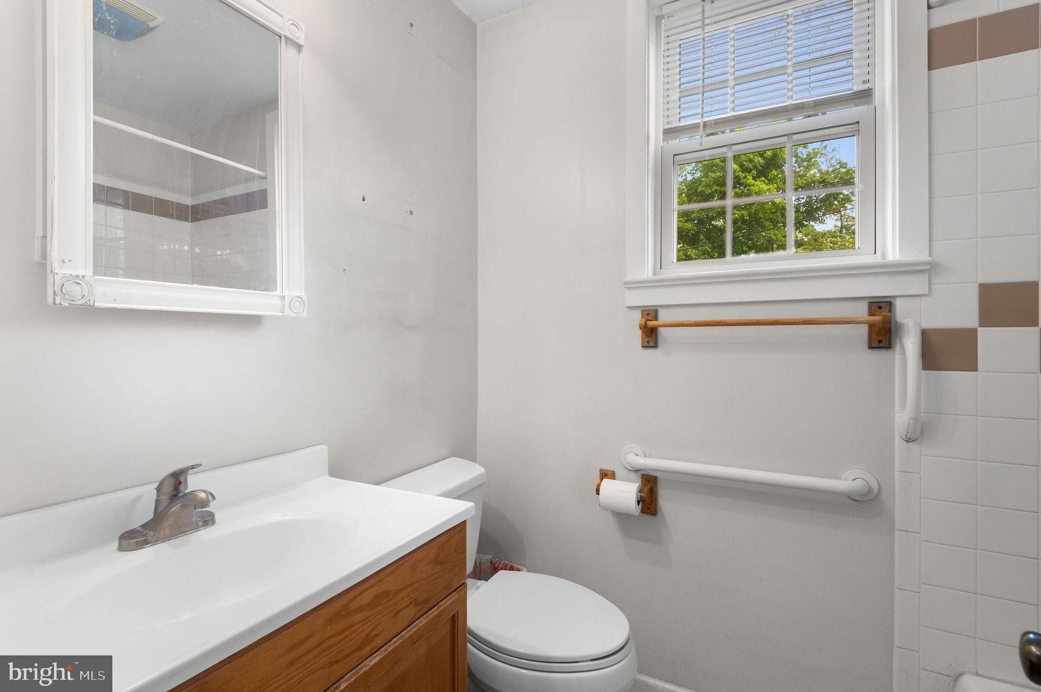 HILLTOWN - Residential