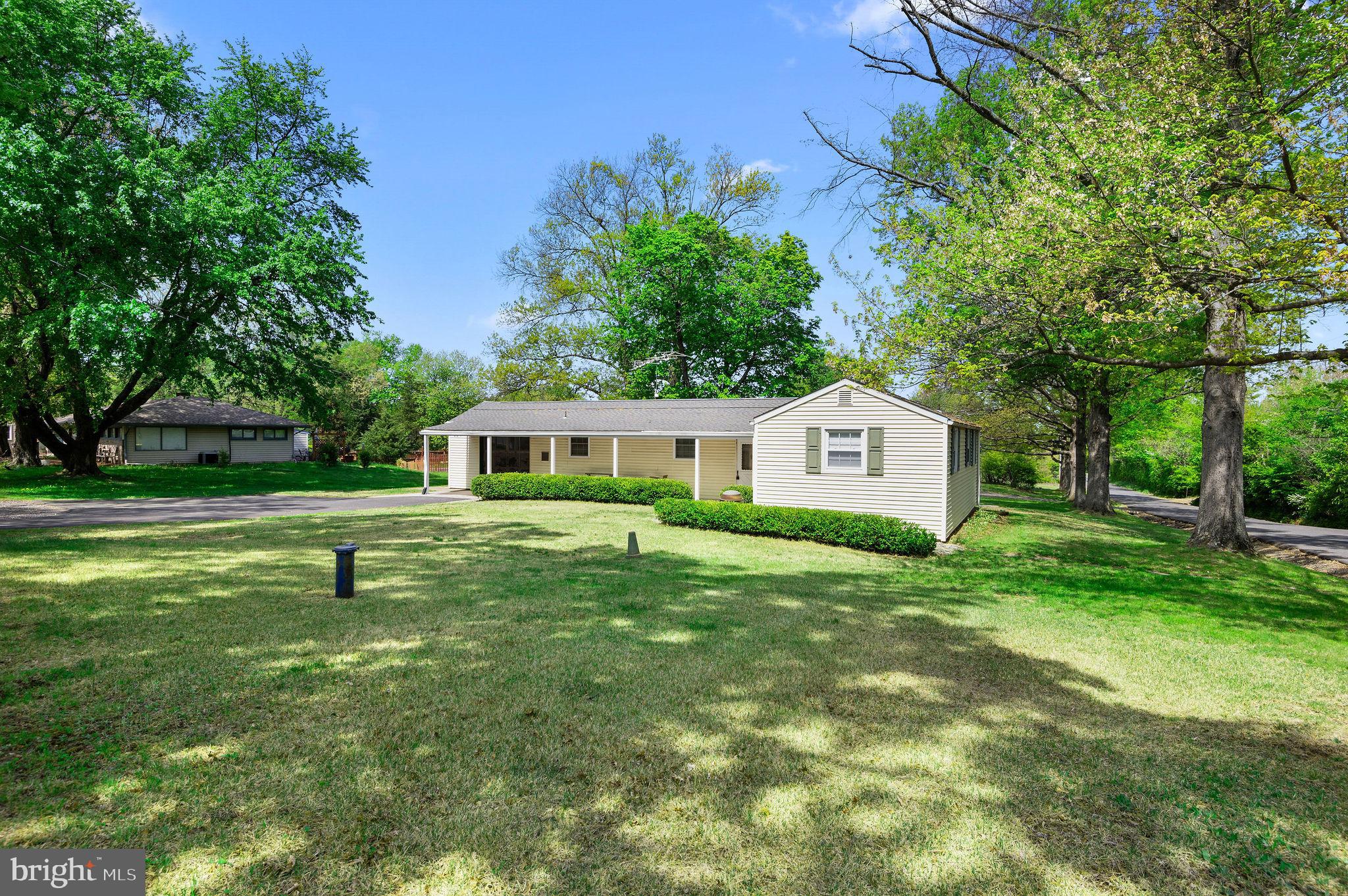 HILLTOWN - Residential