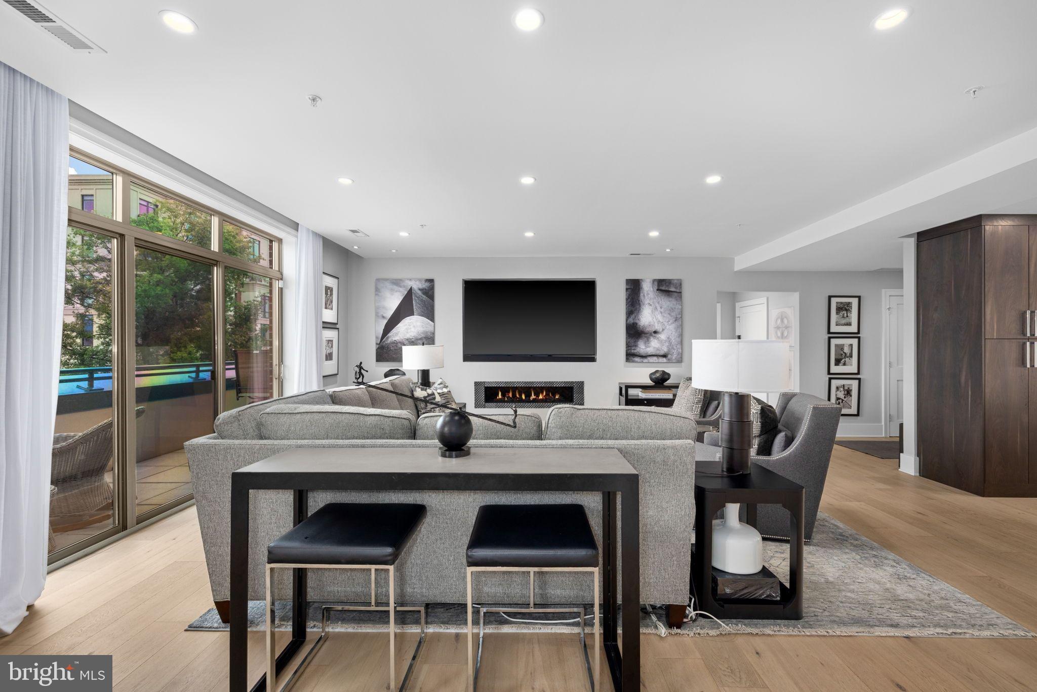 PALLADIUM AT MCLEAN - Residential