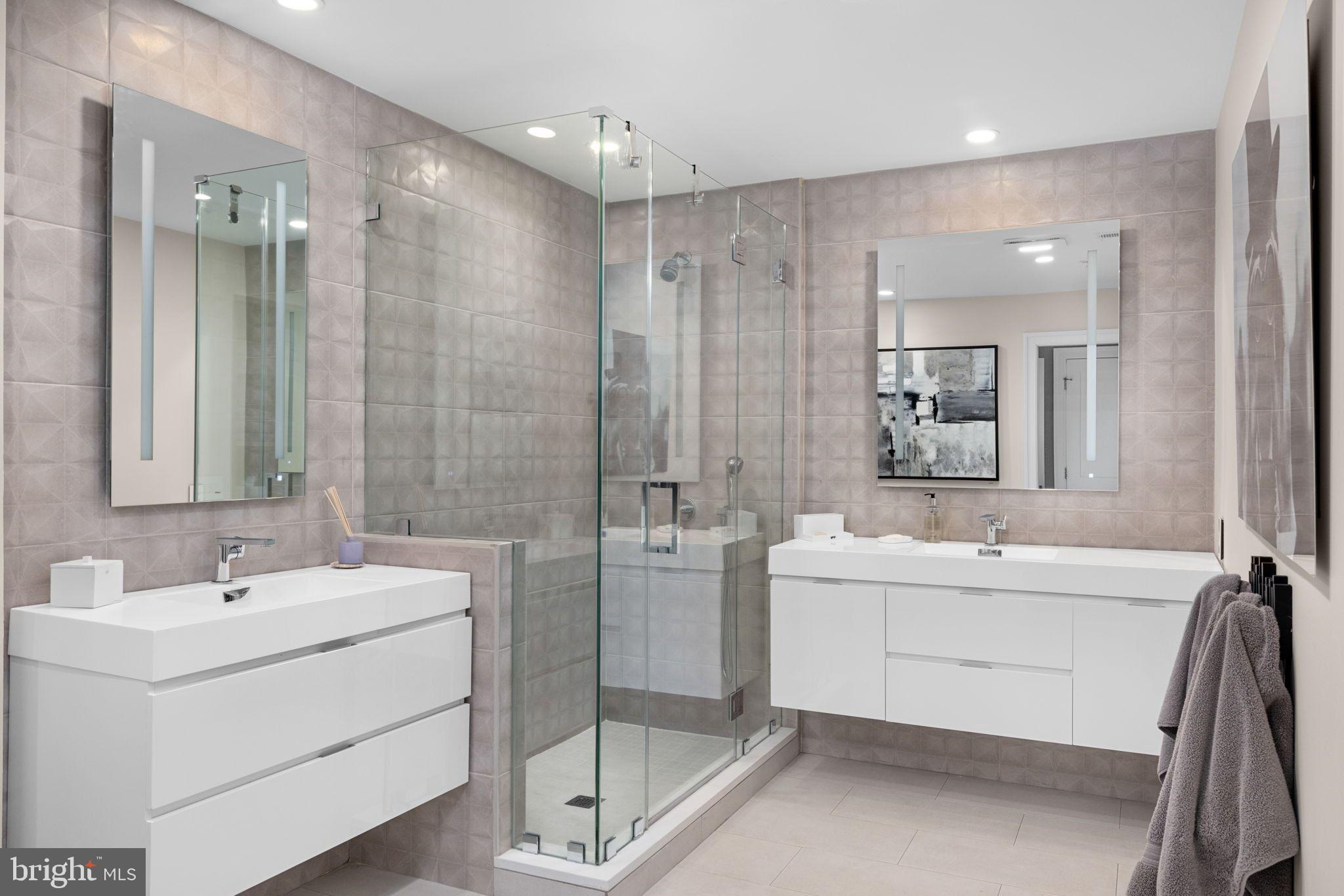 PALLADIUM AT MCLEAN - Residential