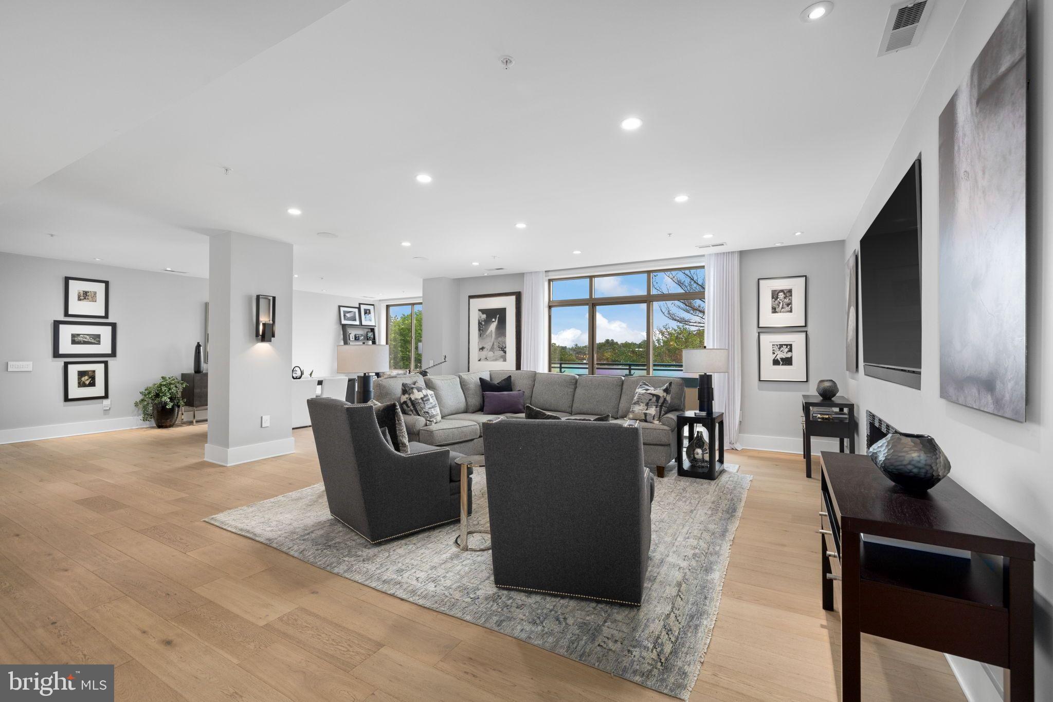 PALLADIUM AT MCLEAN - Residential