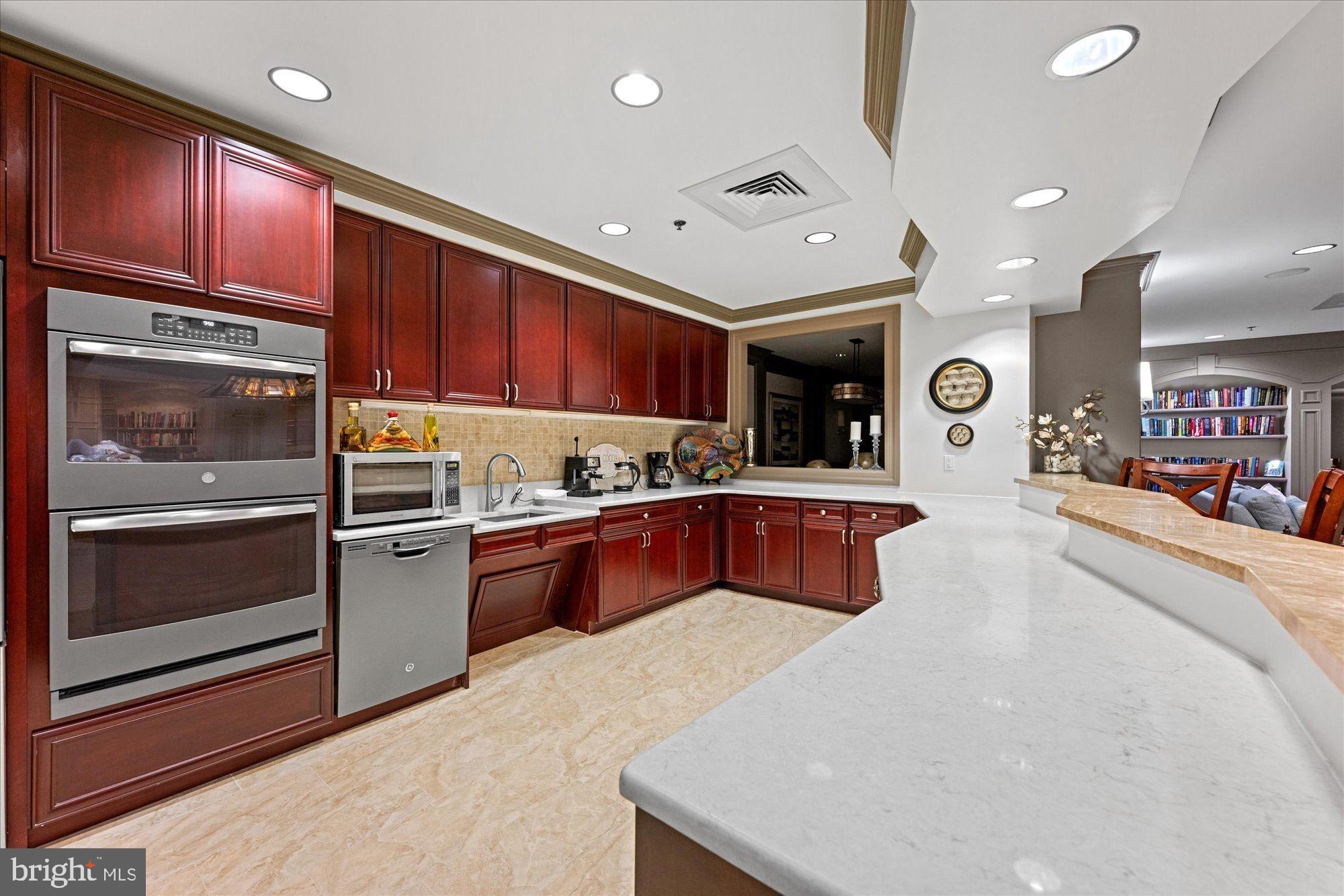 PALLADIUM AT MCLEAN - Residential
