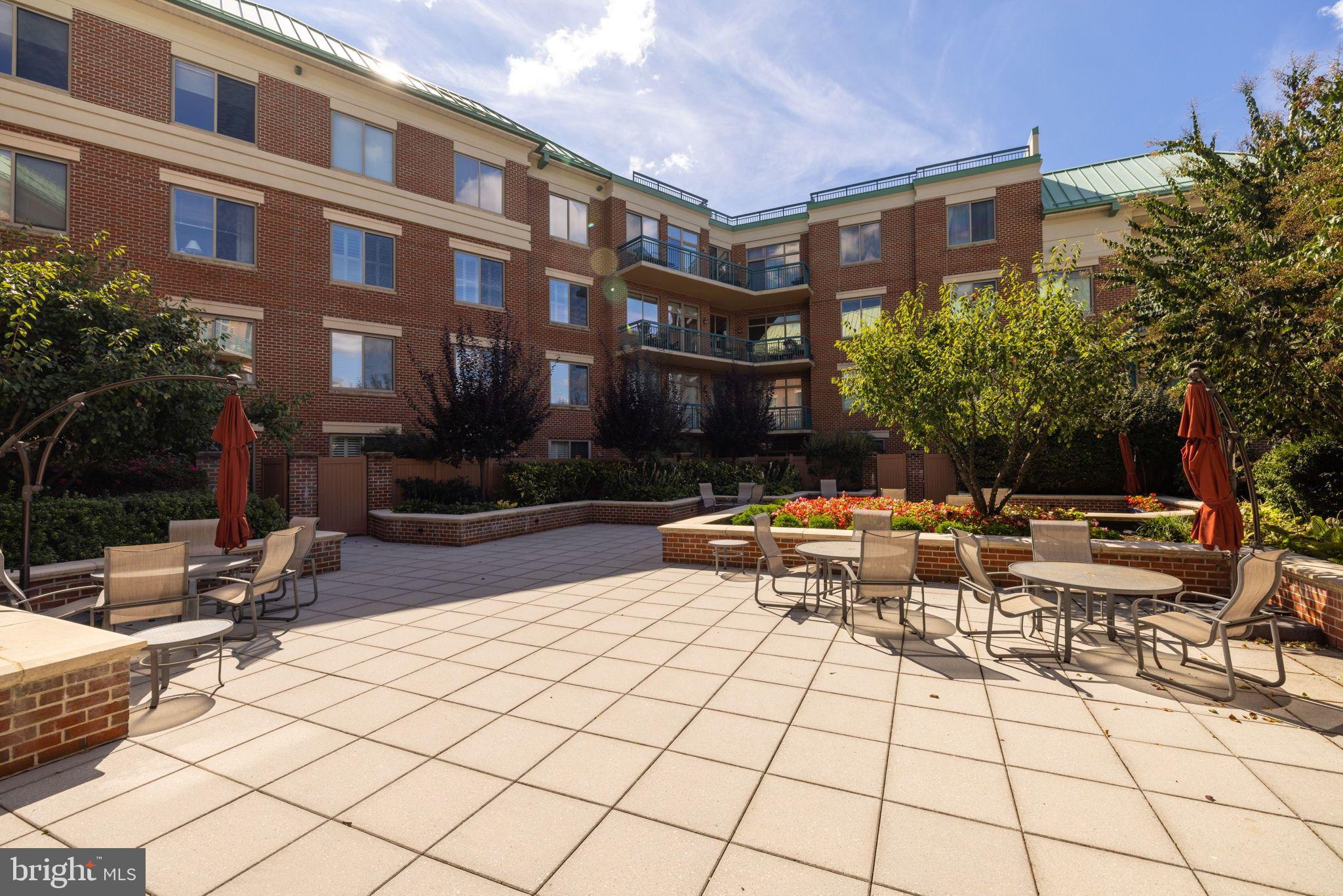 PALLADIUM AT MCLEAN - Residential