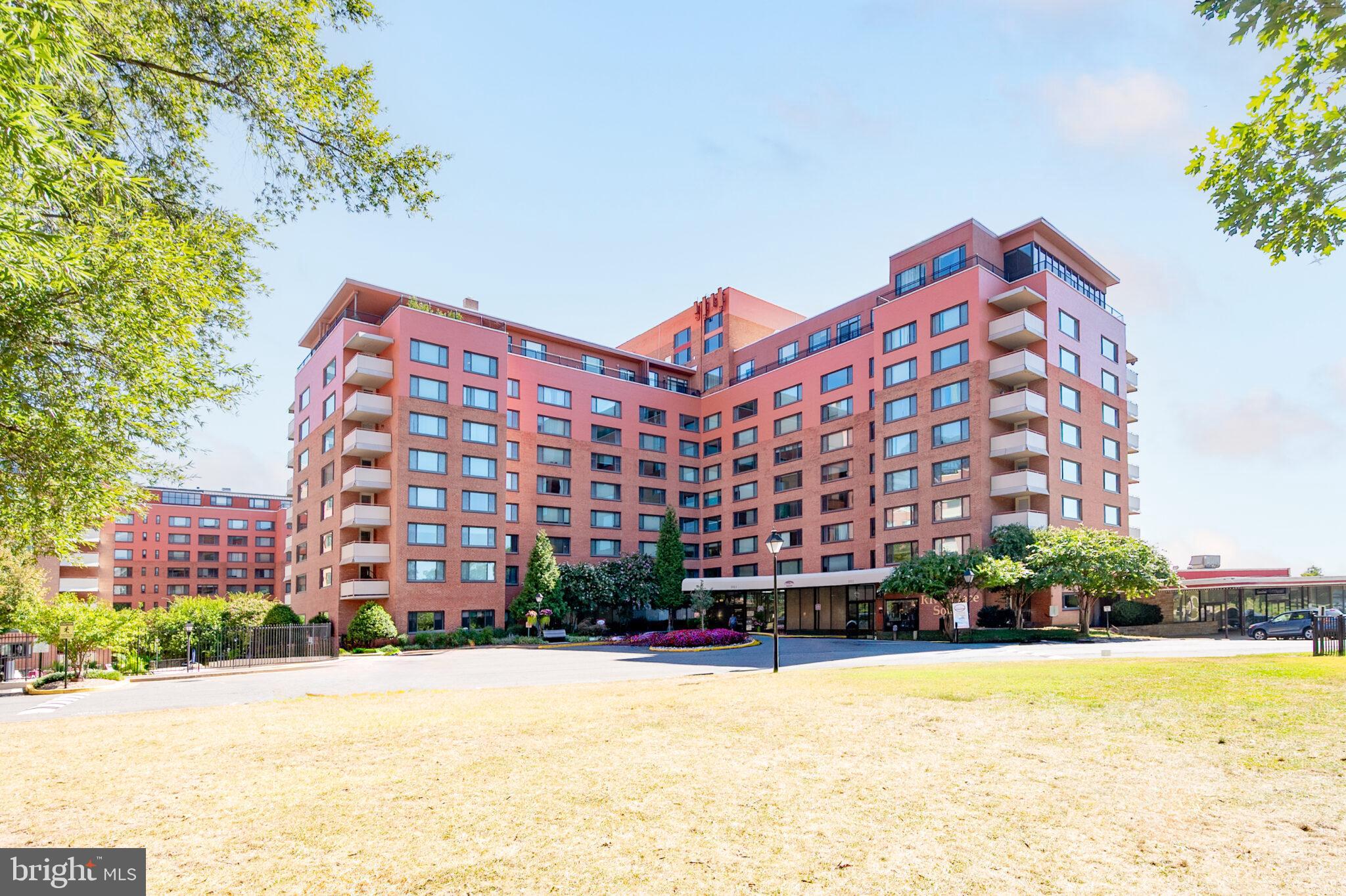 RIVER PLACE - Residential