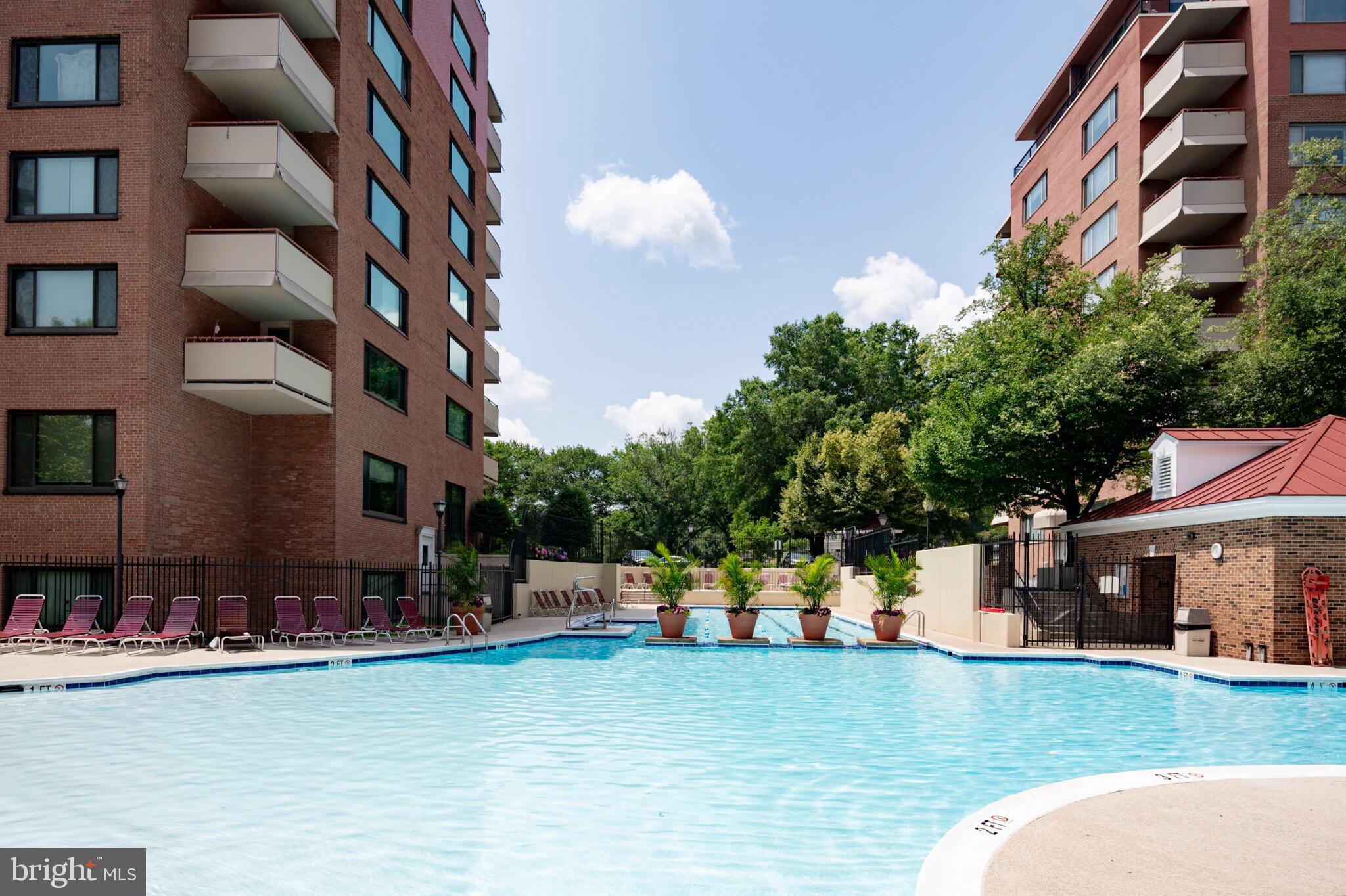 RIVER PLACE - Residential