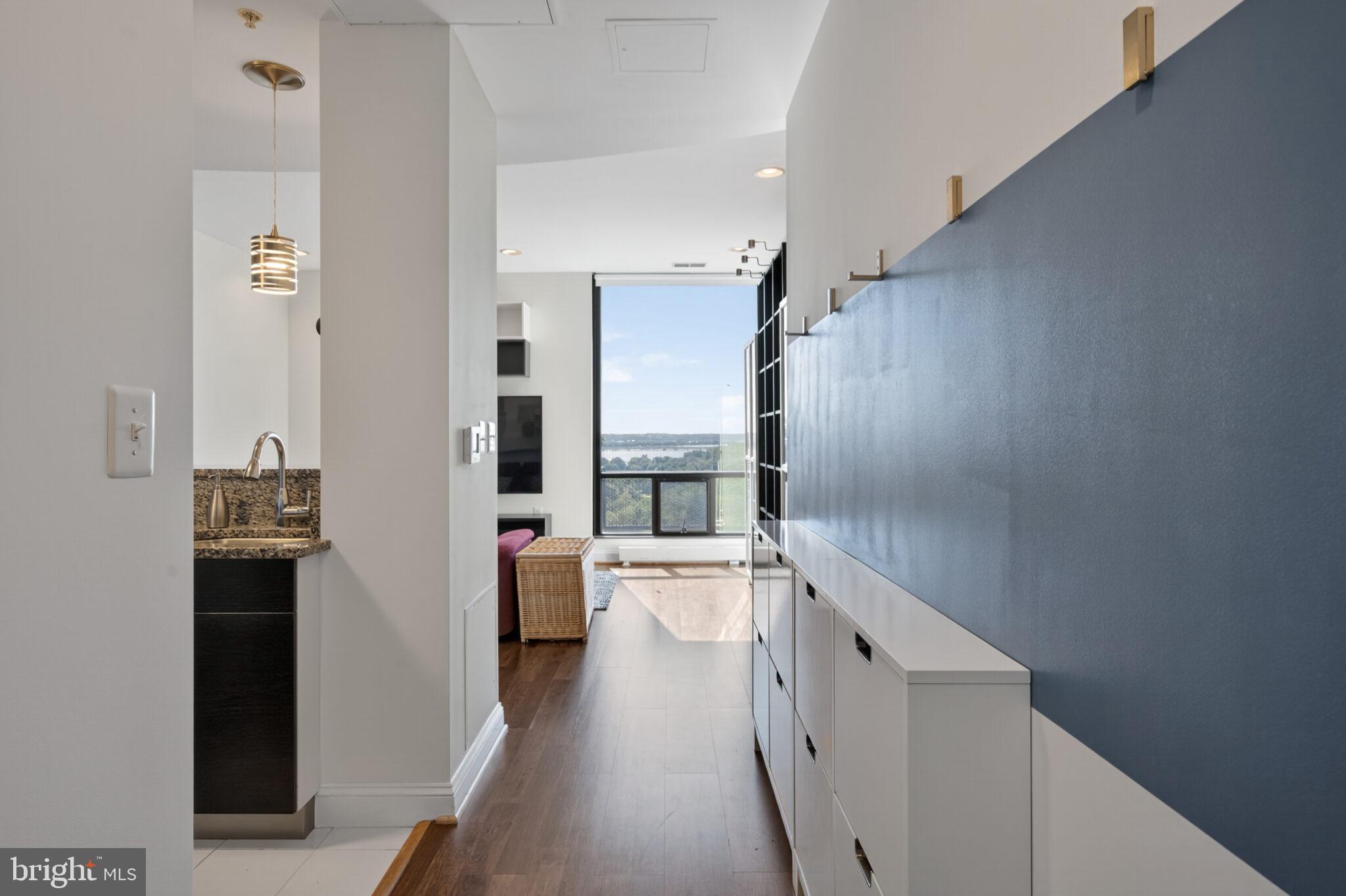 RIVER PLACE - Residential
