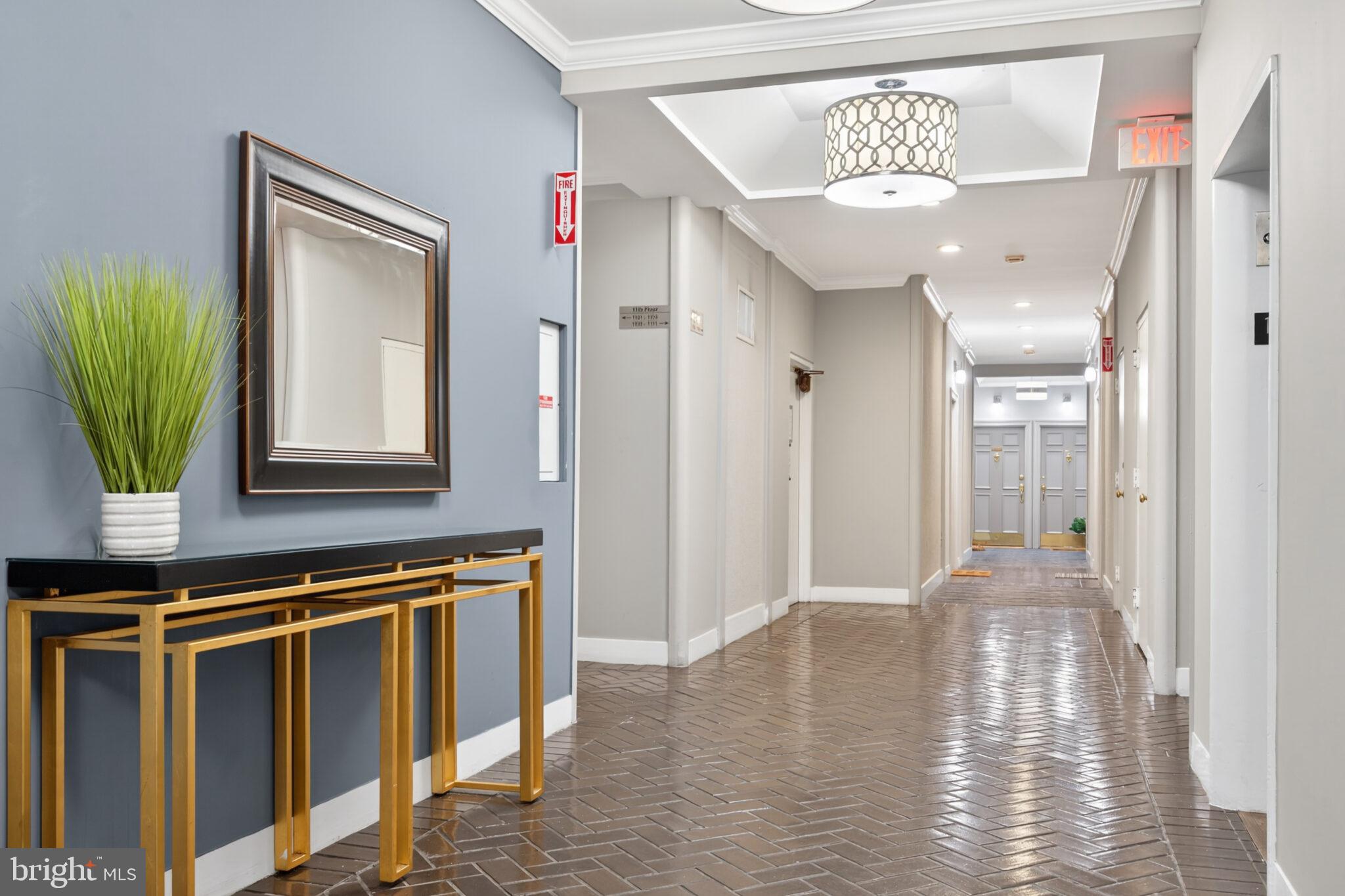 RIVER PLACE - Residential