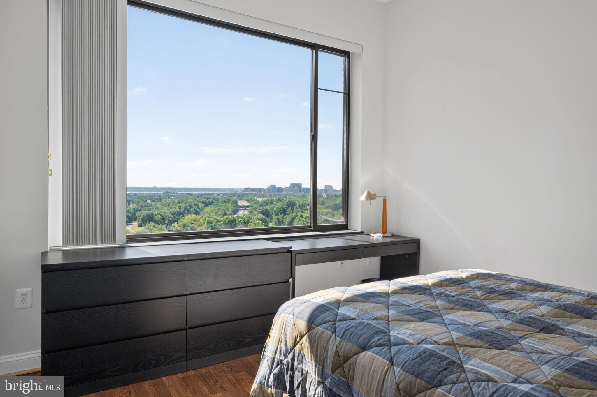 RIVER PLACE - Residential