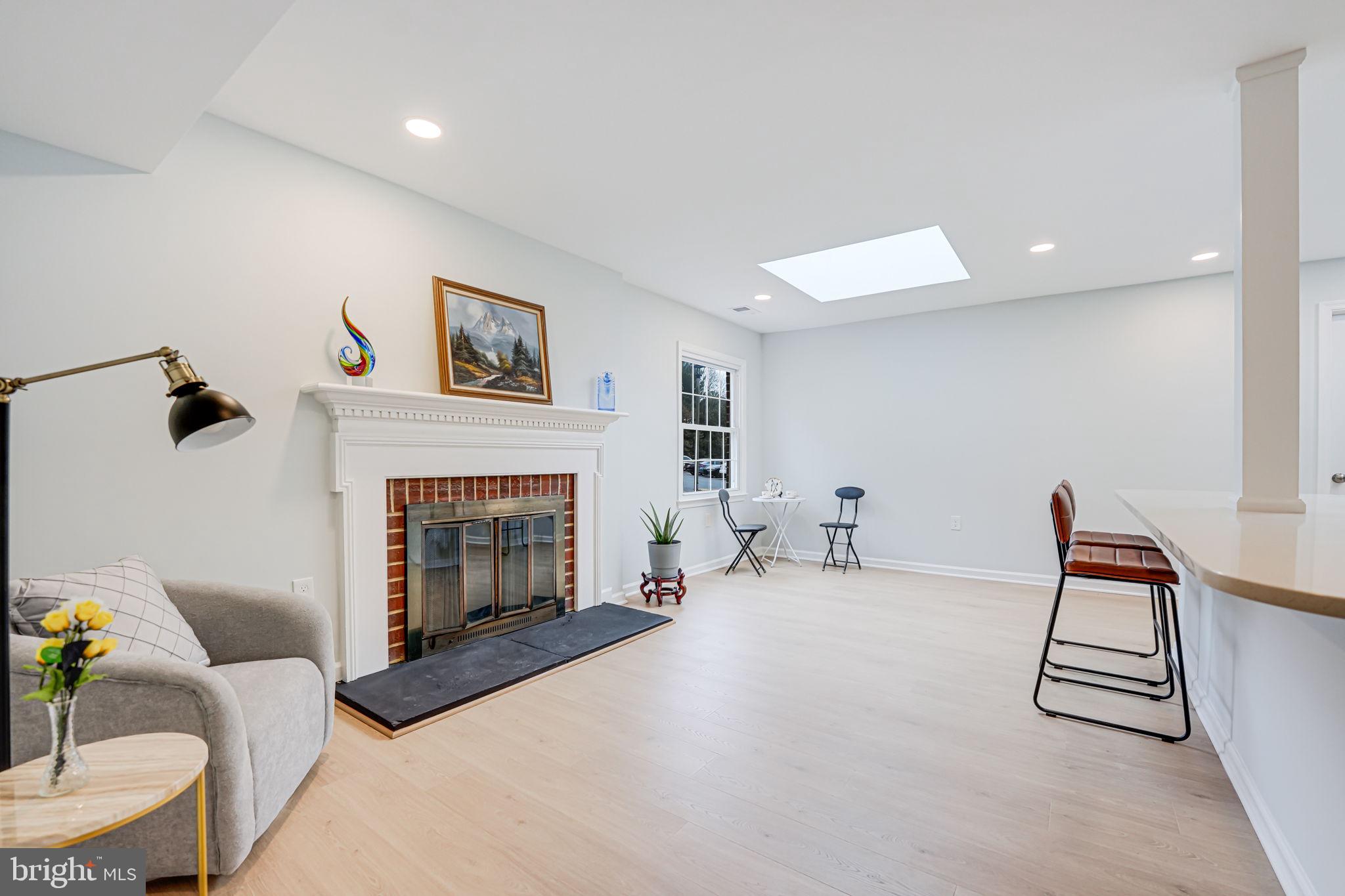 TOWNES OF MOOREFIELD - Residential
