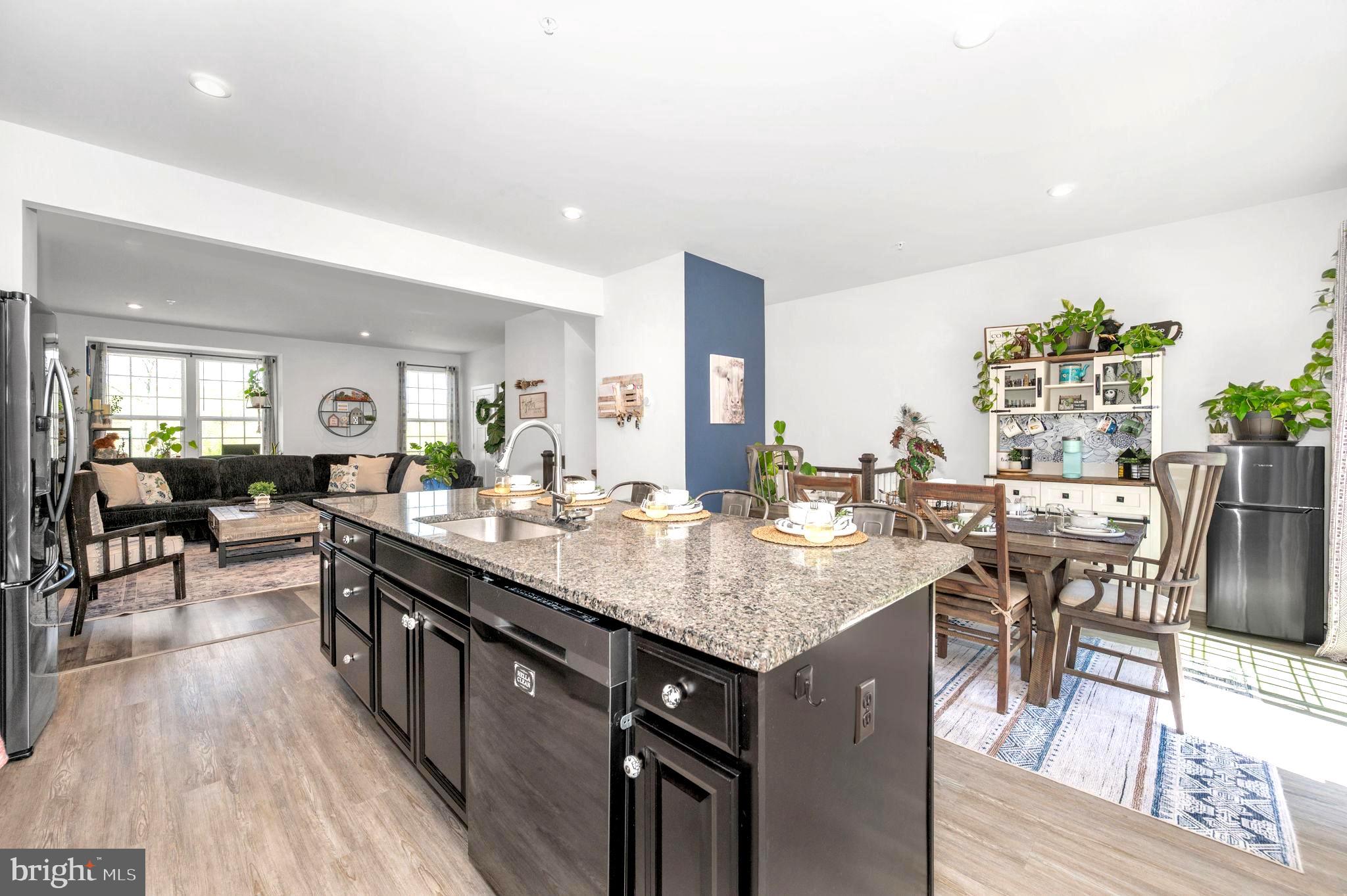LAKE LINGANORE - Residential